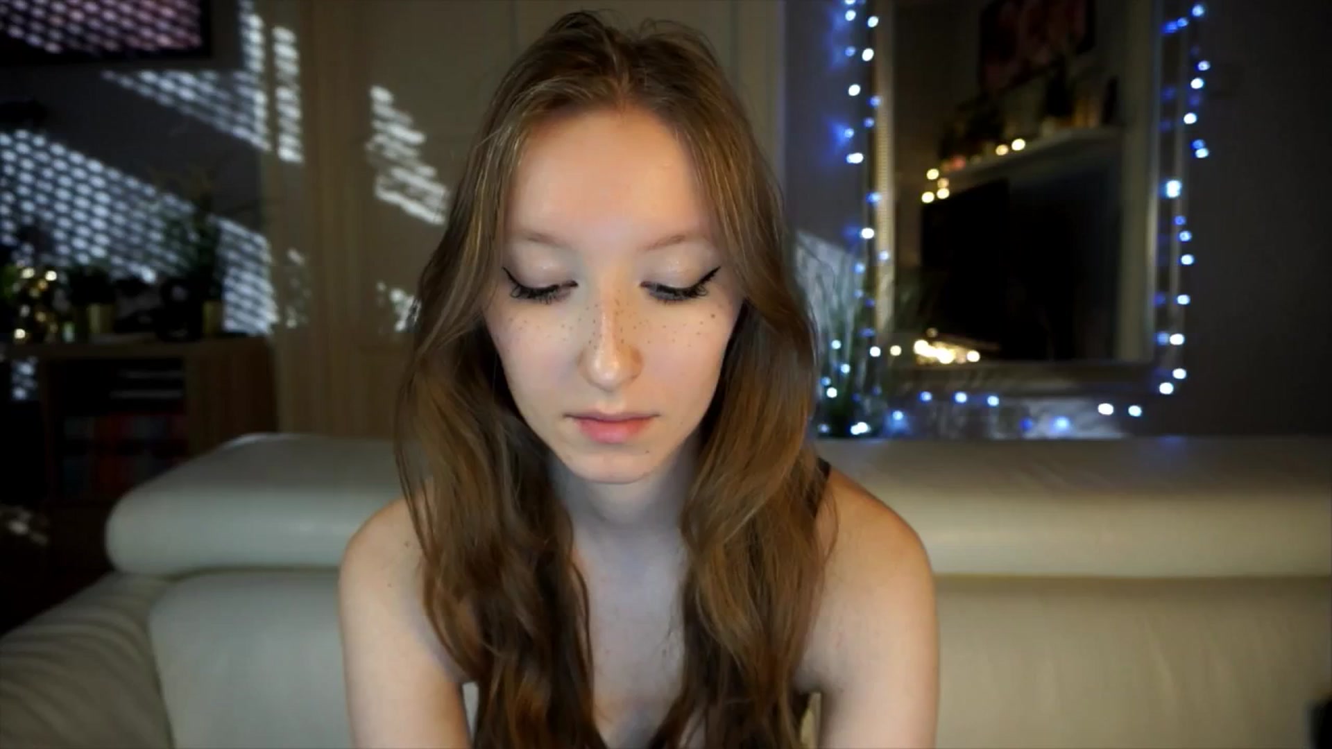 Gallery image thumbnail from Sw33t_g1rl's myfreecams stream on, 04/11/2026, 17:02 image 3 of 20