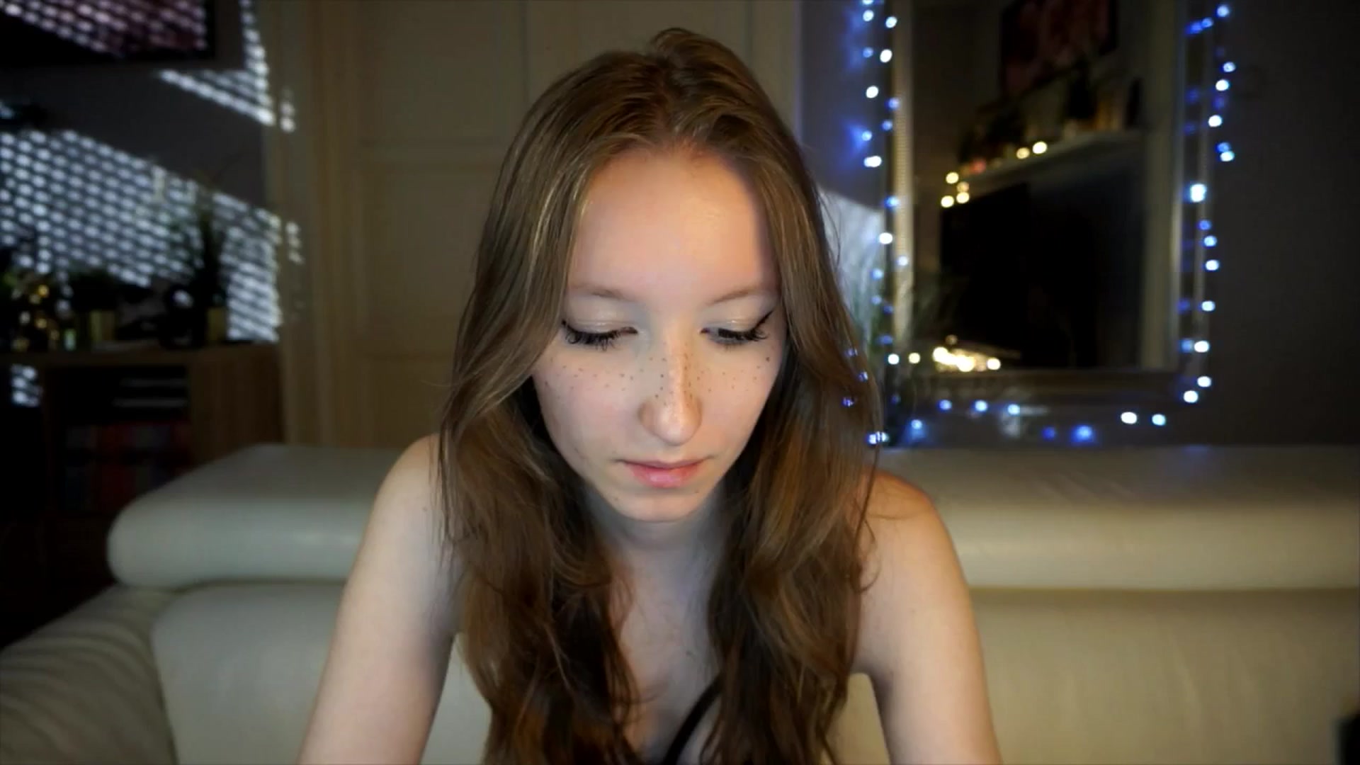 Gallery image thumbnail from Sw33t_g1rl's myfreecams stream on, 04/11/2026, 17:02 image 5 of 20