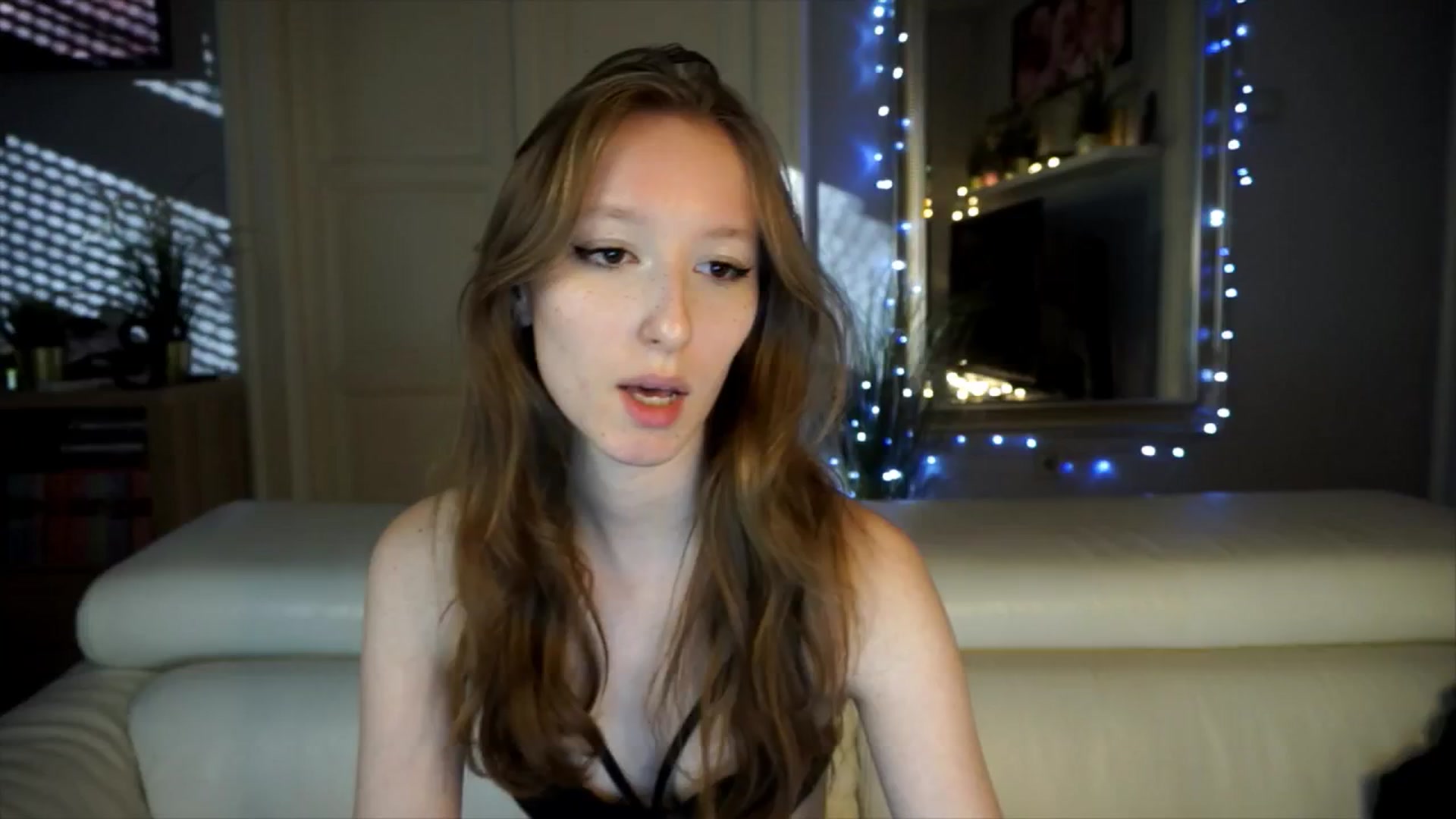 Gallery image thumbnail from Sw33t_g1rl's myfreecams stream on, 04/11/2026, 17:02 image 6 of 20