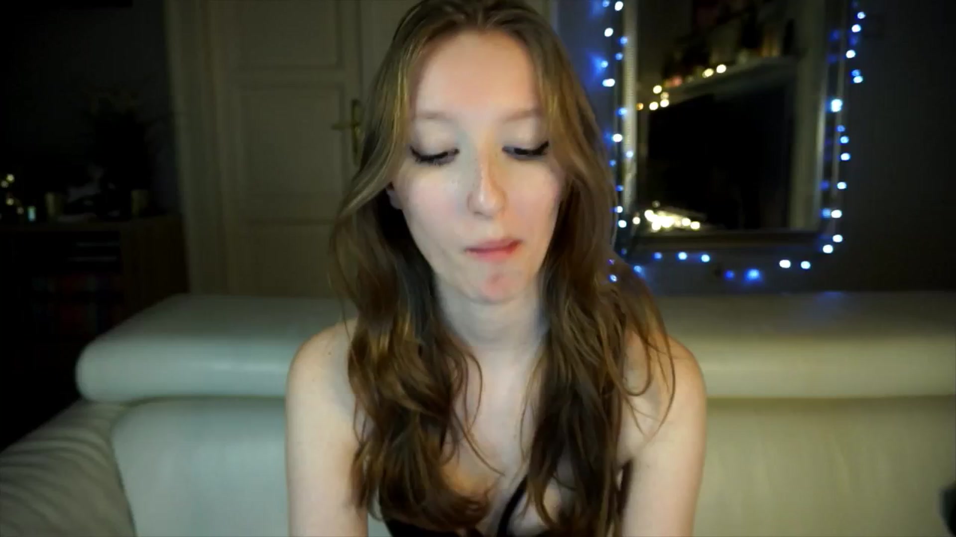 Gallery image thumbnail from Sw33t_g1rl's myfreecams stream on, 04/11/2026, 19:12 image 4 of 20