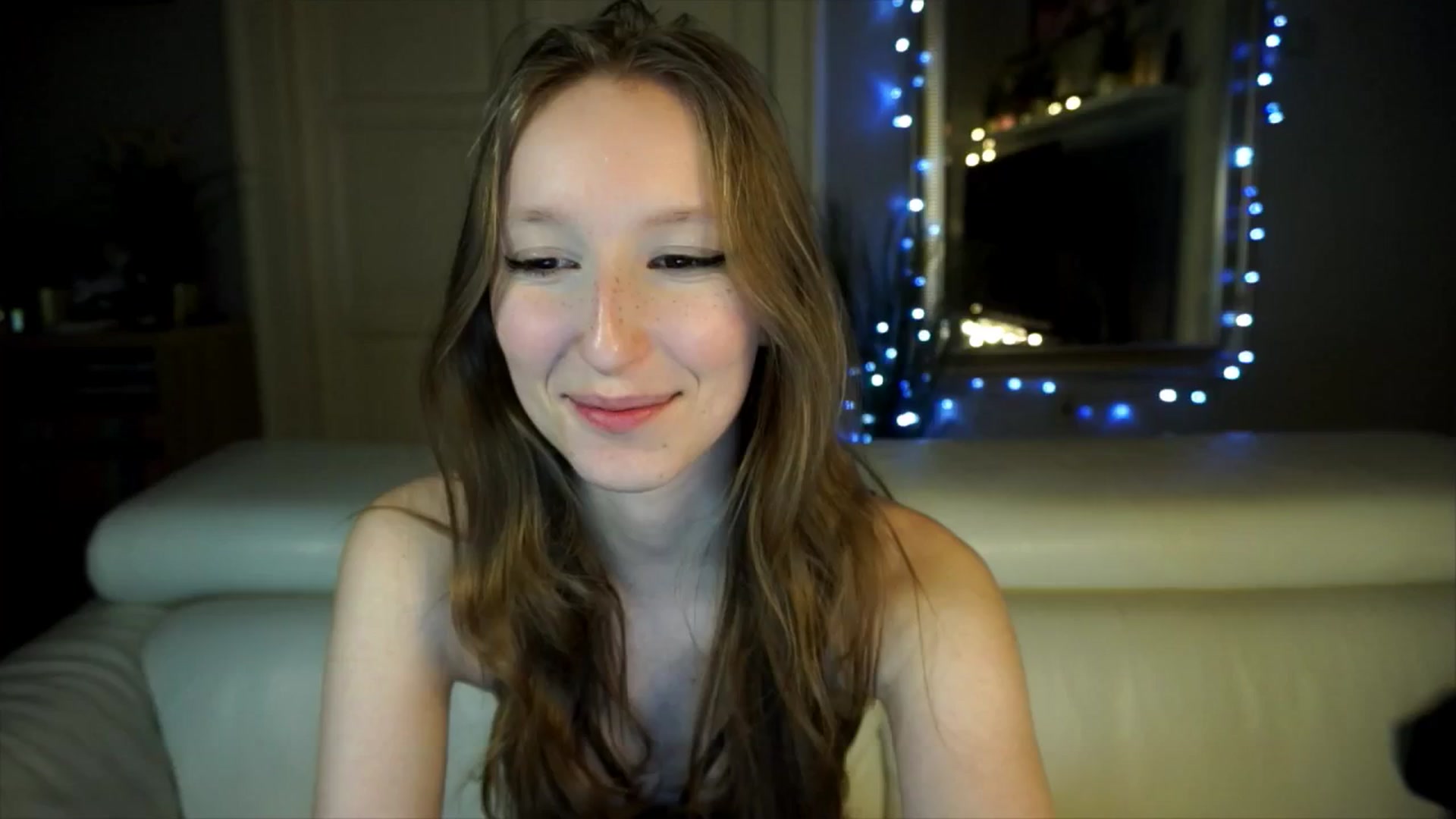 Gallery image thumbnail from Sw33t_g1rl's myfreecams stream on, 04/11/2026, 19:12 image 14 of 20