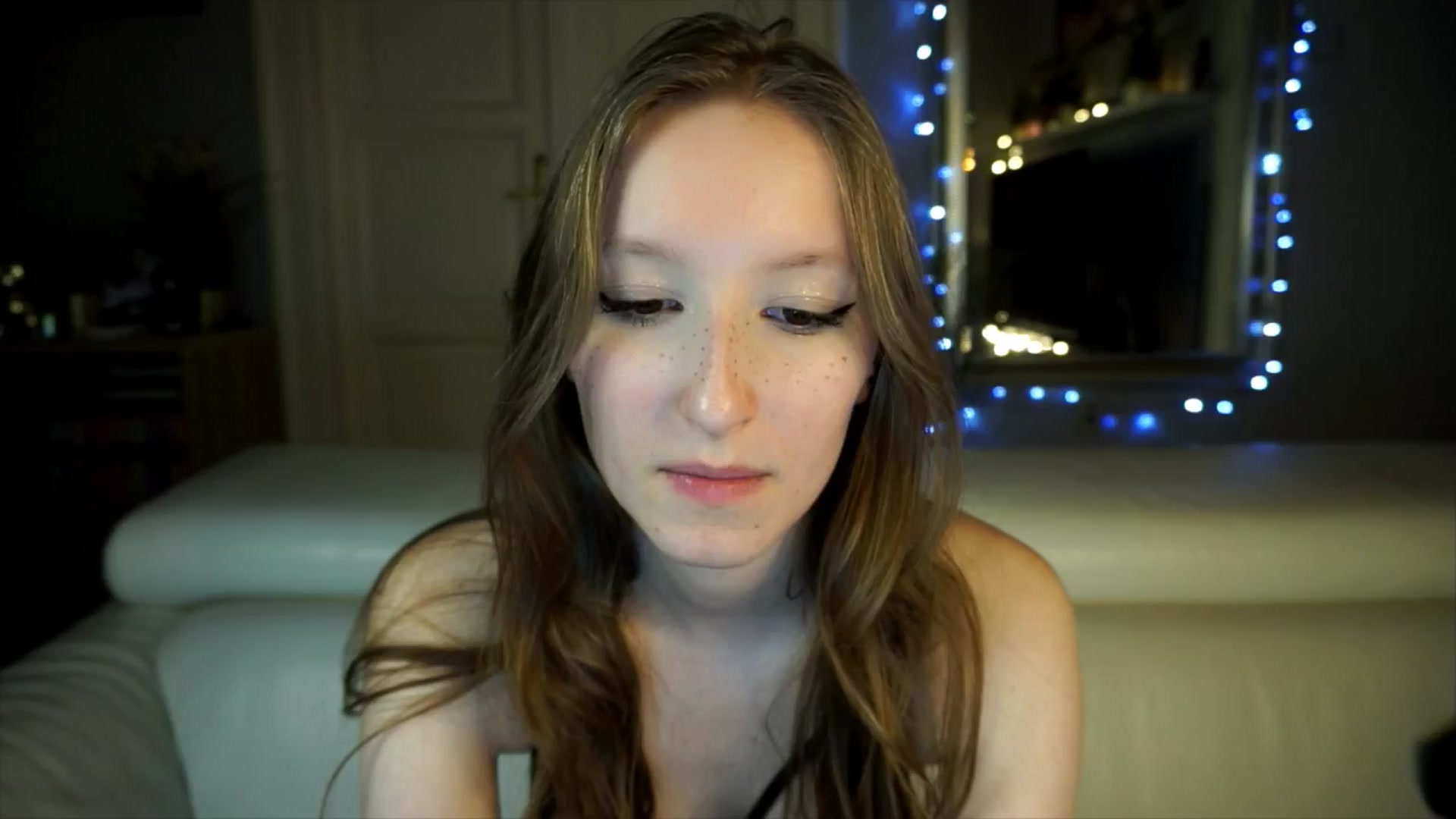 Gallery image thumbnail from Sw33t_g1rl's myfreecams stream on, 04/11/2026, 19:12 image 9 of 20