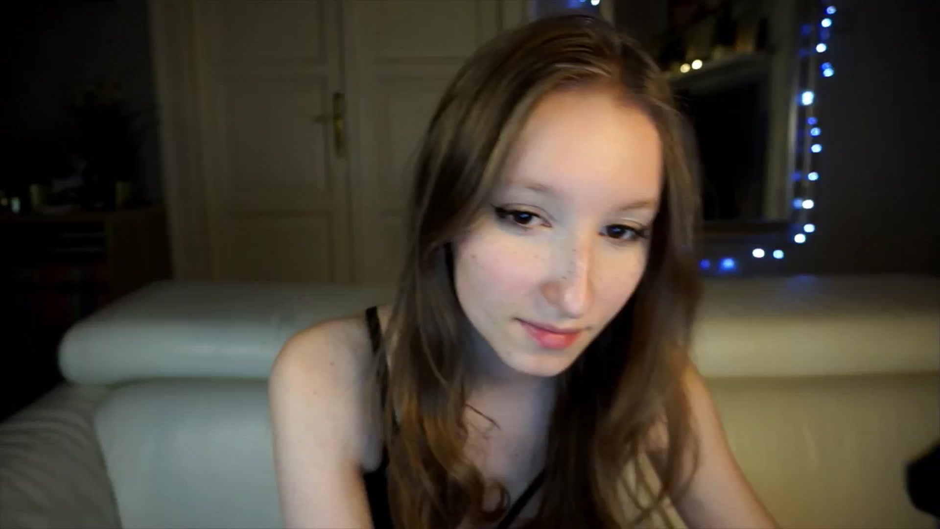 Gallery image thumbnail from Sw33t_g1rl's myfreecams stream on, 04/11/2026, 19:12 image 18 of 20