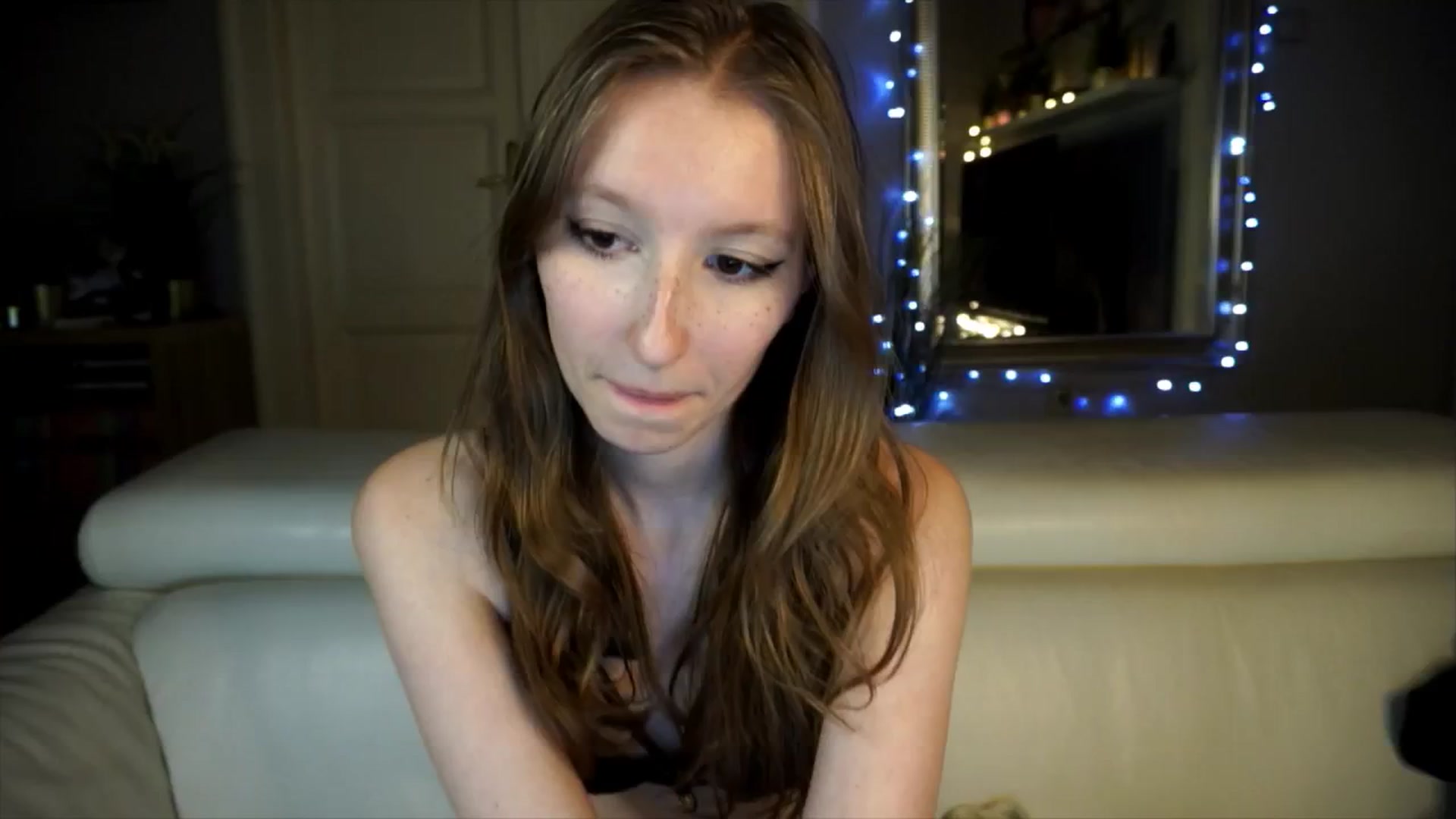 Gallery image thumbnail from Sw33t_g1rl's myfreecams stream on, 04/11/2026, 19:12 image 17 of 20