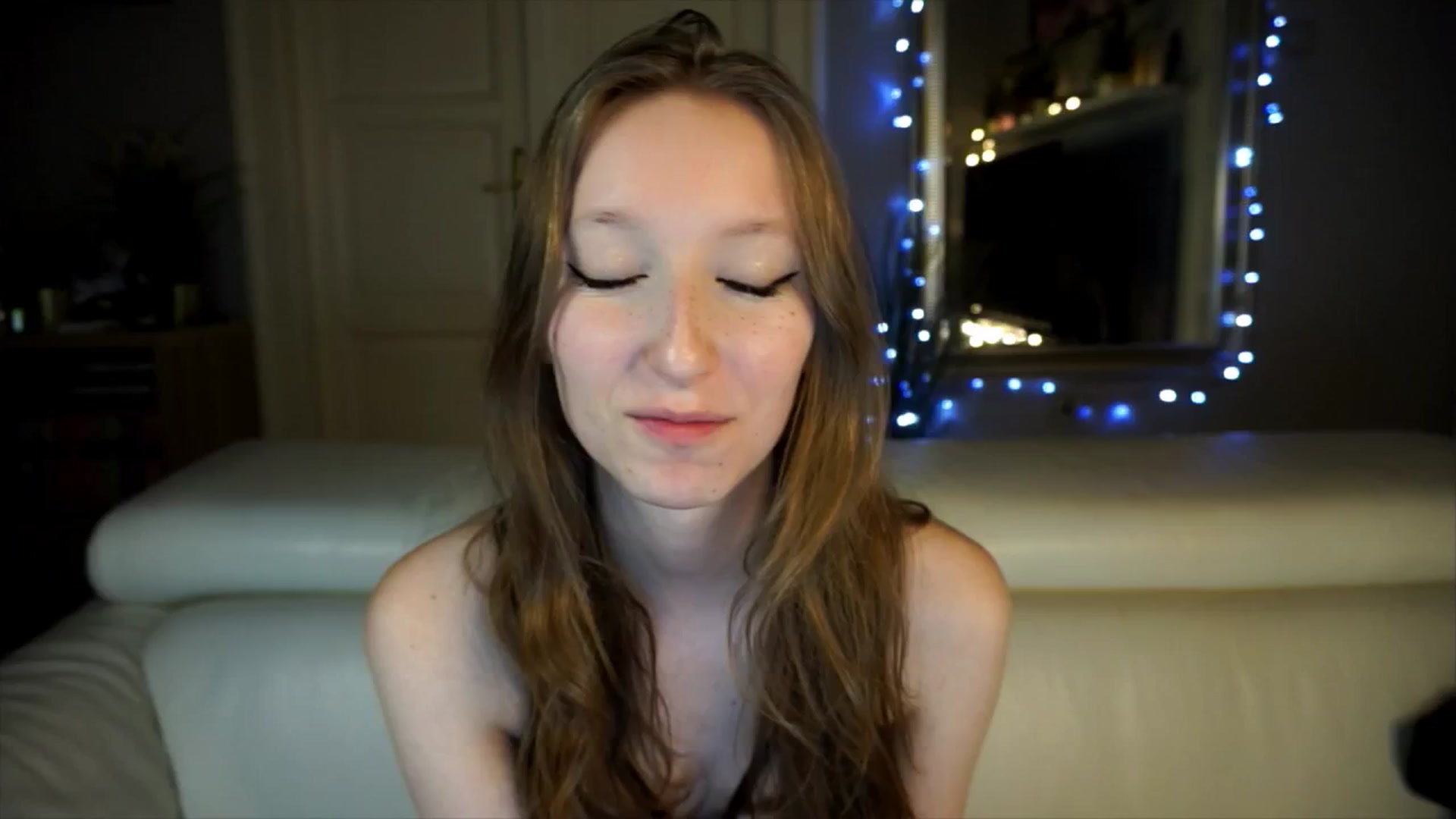 Gallery image thumbnail from Sw33t_g1rl's myfreecams stream on, 04/11/2026, 19:12 image 16 of 20