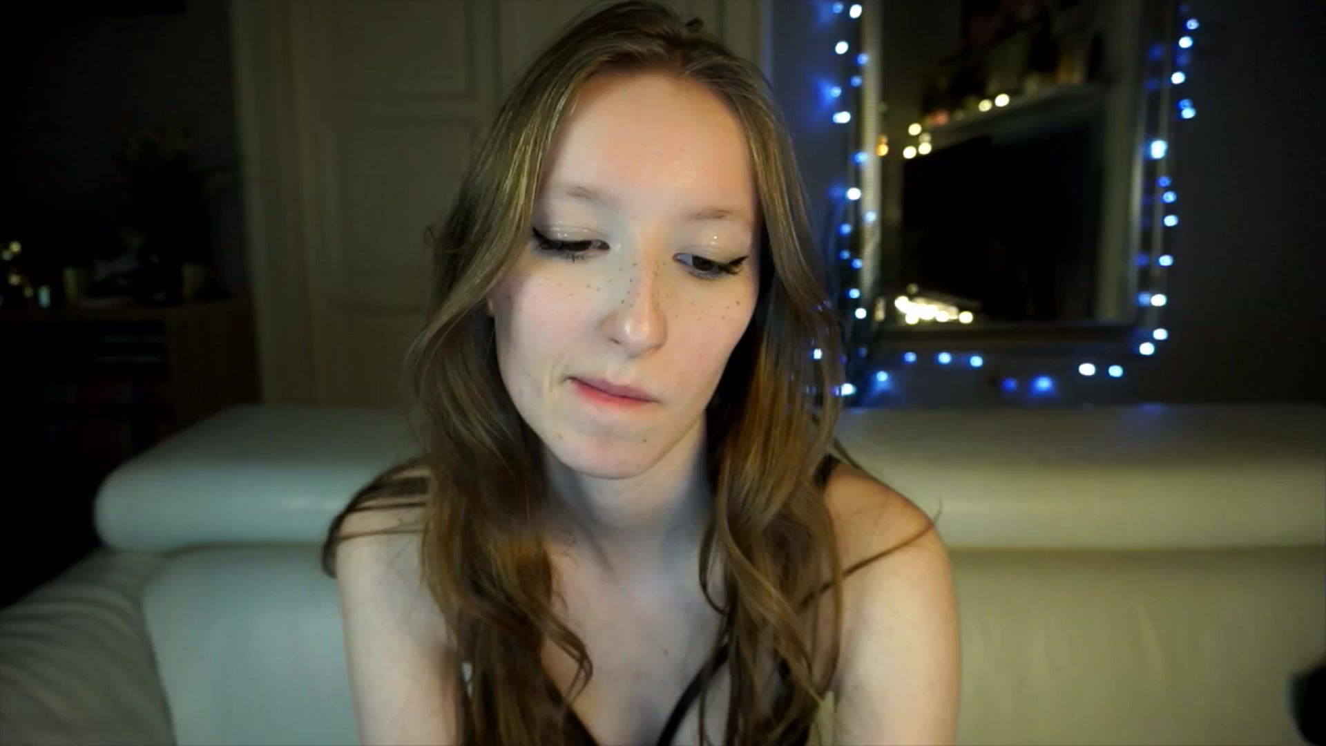 Gallery image thumbnail from Sw33t_g1rl's myfreecams stream on, 04/11/2026, 19:12 image 7 of 20