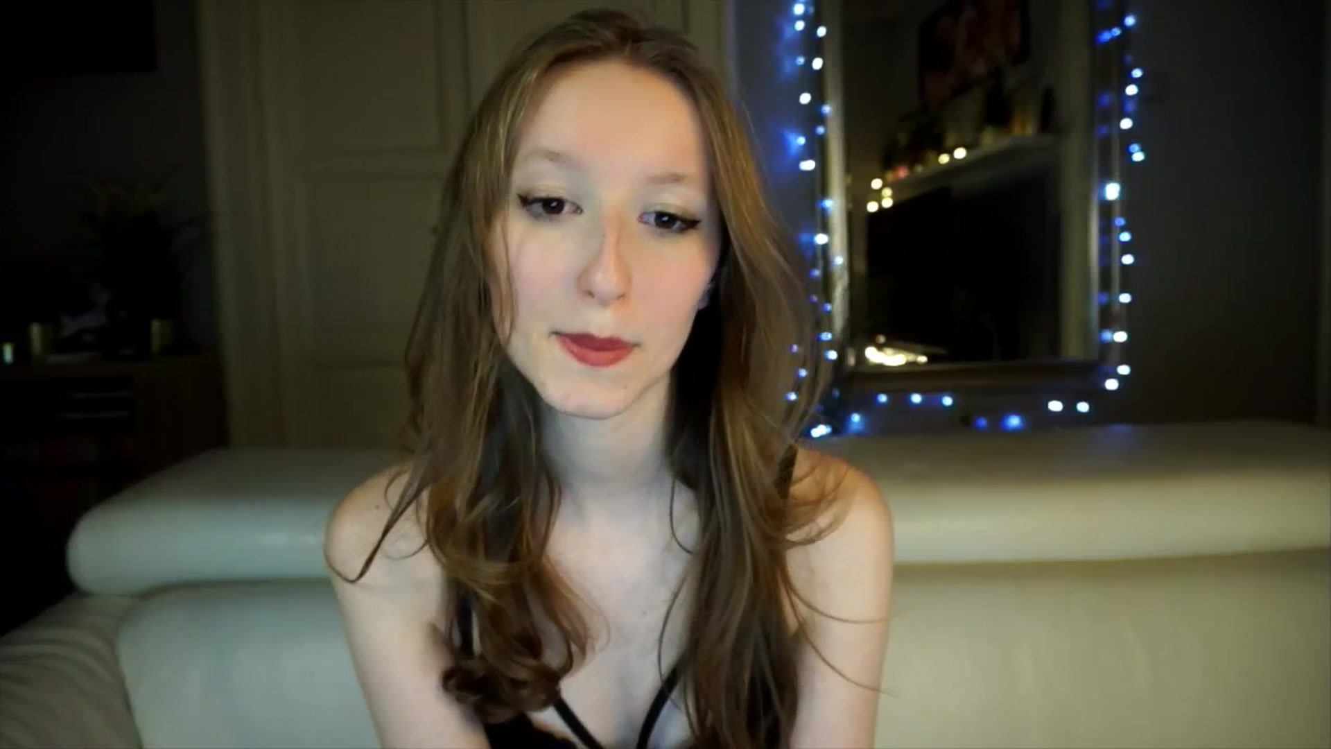 Gallery image thumbnail from Sw33t_g1rl's myfreecams stream on, 04/13/2026, 18:27 image 5 of 20
