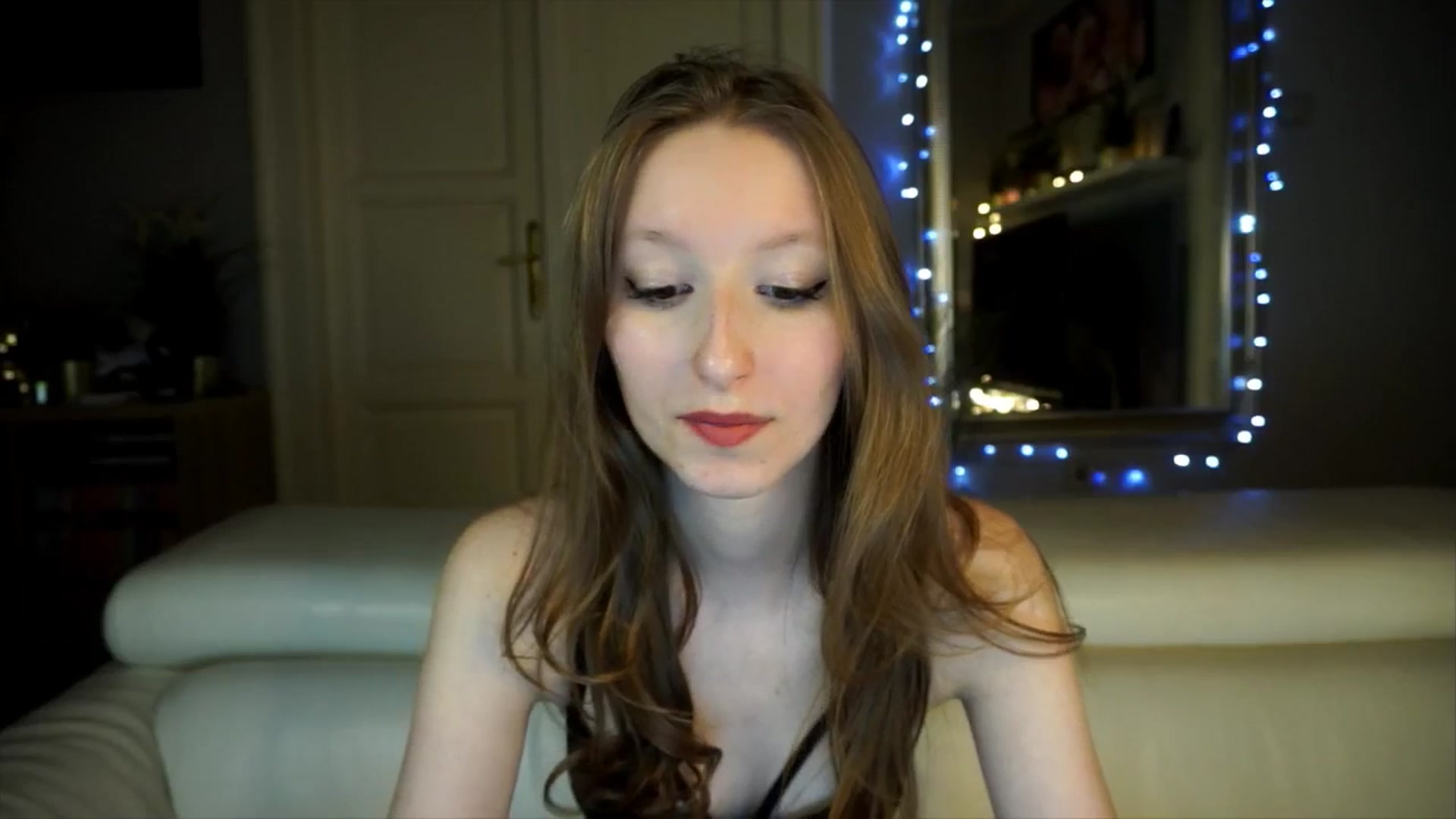 Gallery image thumbnail from Sw33t_g1rl's myfreecams stream on, 04/13/2026, 18:27 image 17 of 20