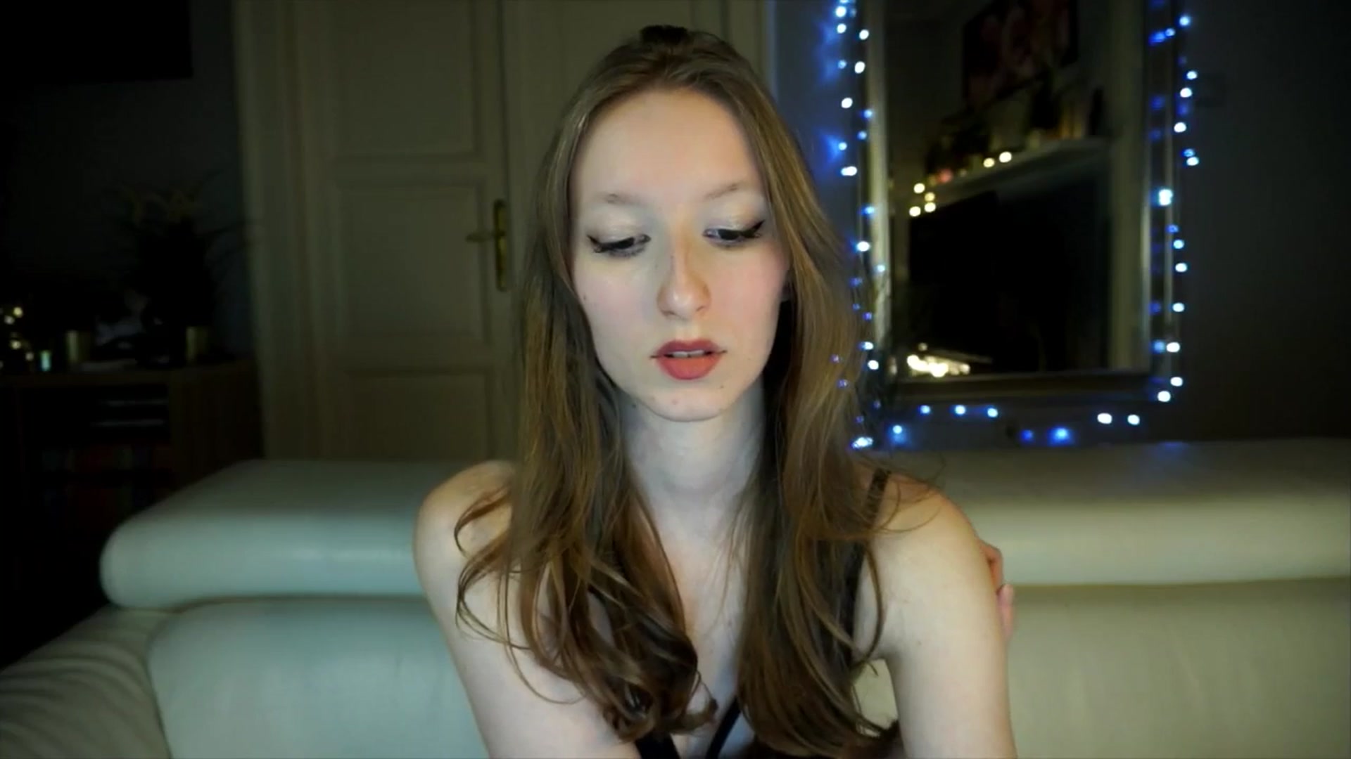 Gallery image thumbnail from Sw33t_g1rl's myfreecams stream on, 04/13/2026, 18:27 image 14 of 20