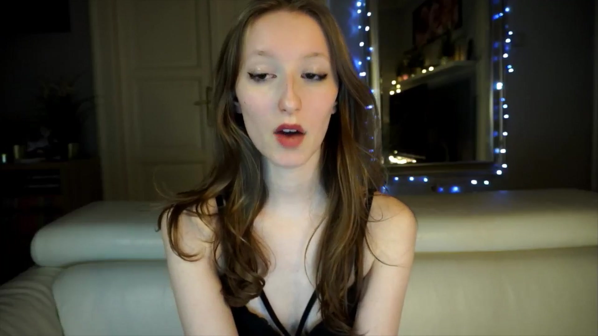 Gallery image thumbnail from Sw33t_g1rl's myfreecams stream on, 04/13/2026, 18:27 image 4 of 20