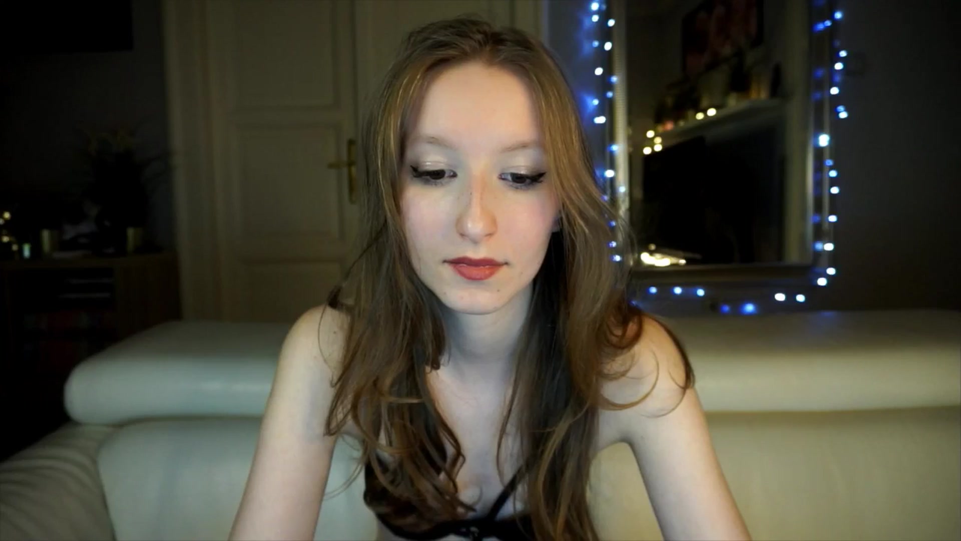Gallery image thumbnail from Sw33t_g1rl's myfreecams stream on, 04/13/2026, 18:27 image 18 of 20