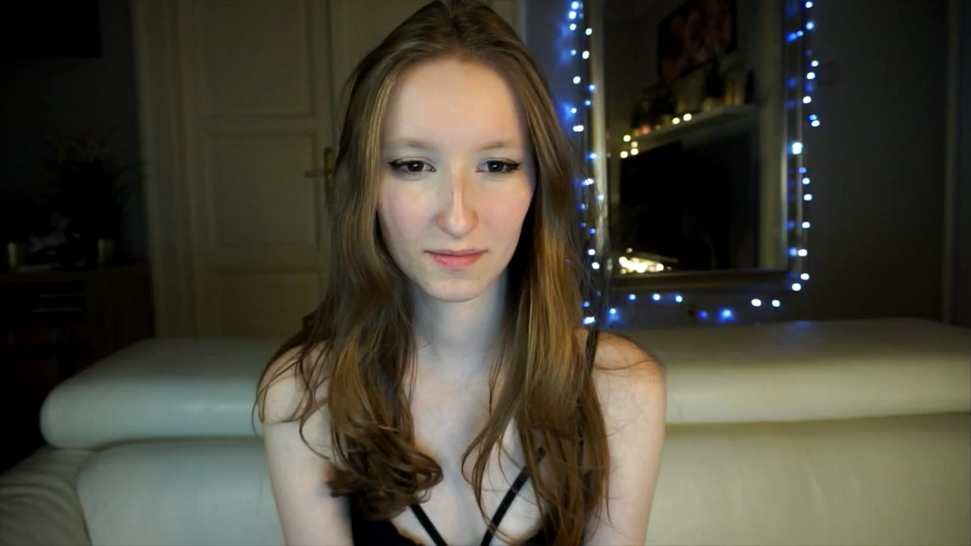 Gallery image thumbnail from Sw33t_g1rl's myfreecams stream on, 04/13/2026, 18:27 image 1 of 20