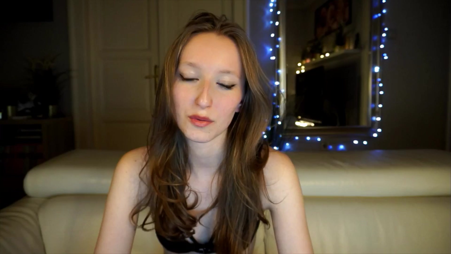 Gallery image thumbnail from Sw33t_g1rl's myfreecams stream on, 04/13/2026, 20:29 image 7 of 20