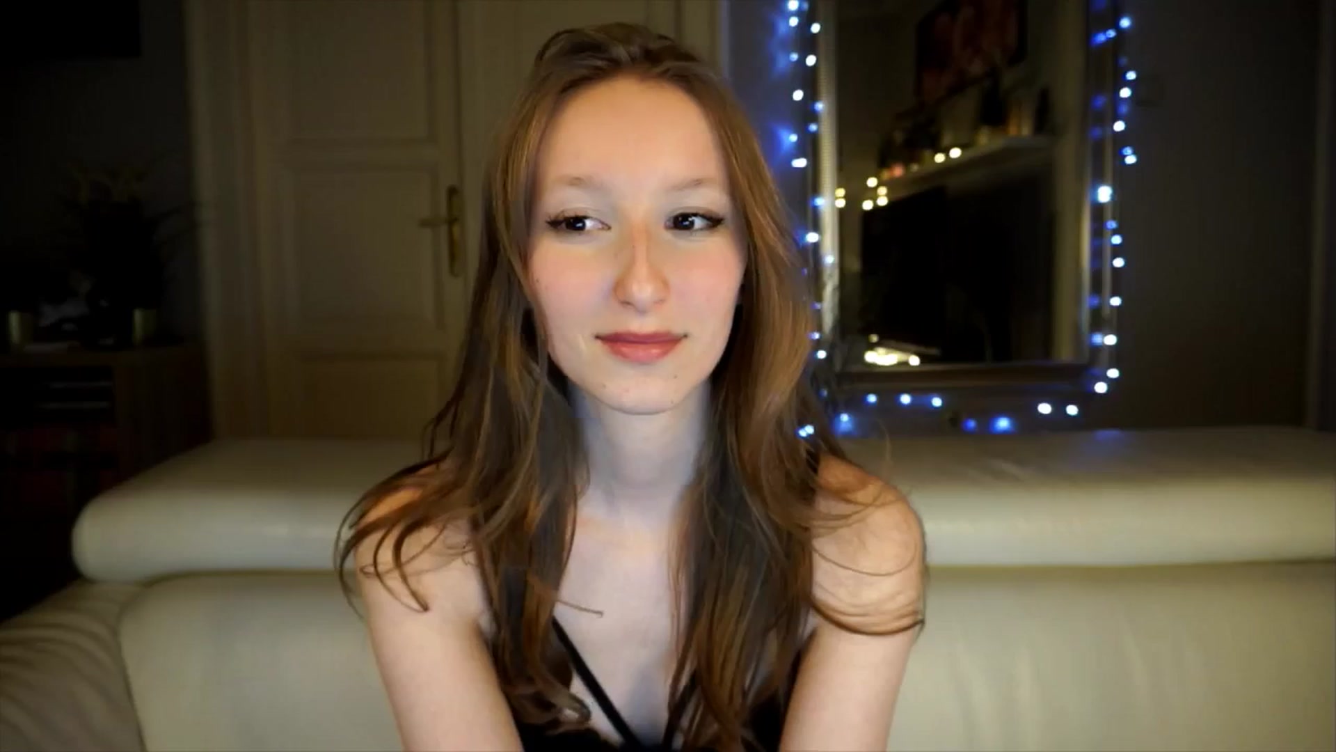 Gallery image thumbnail from Sw33t_g1rl's myfreecams stream on, 04/13/2026, 20:29 image 14 of 20