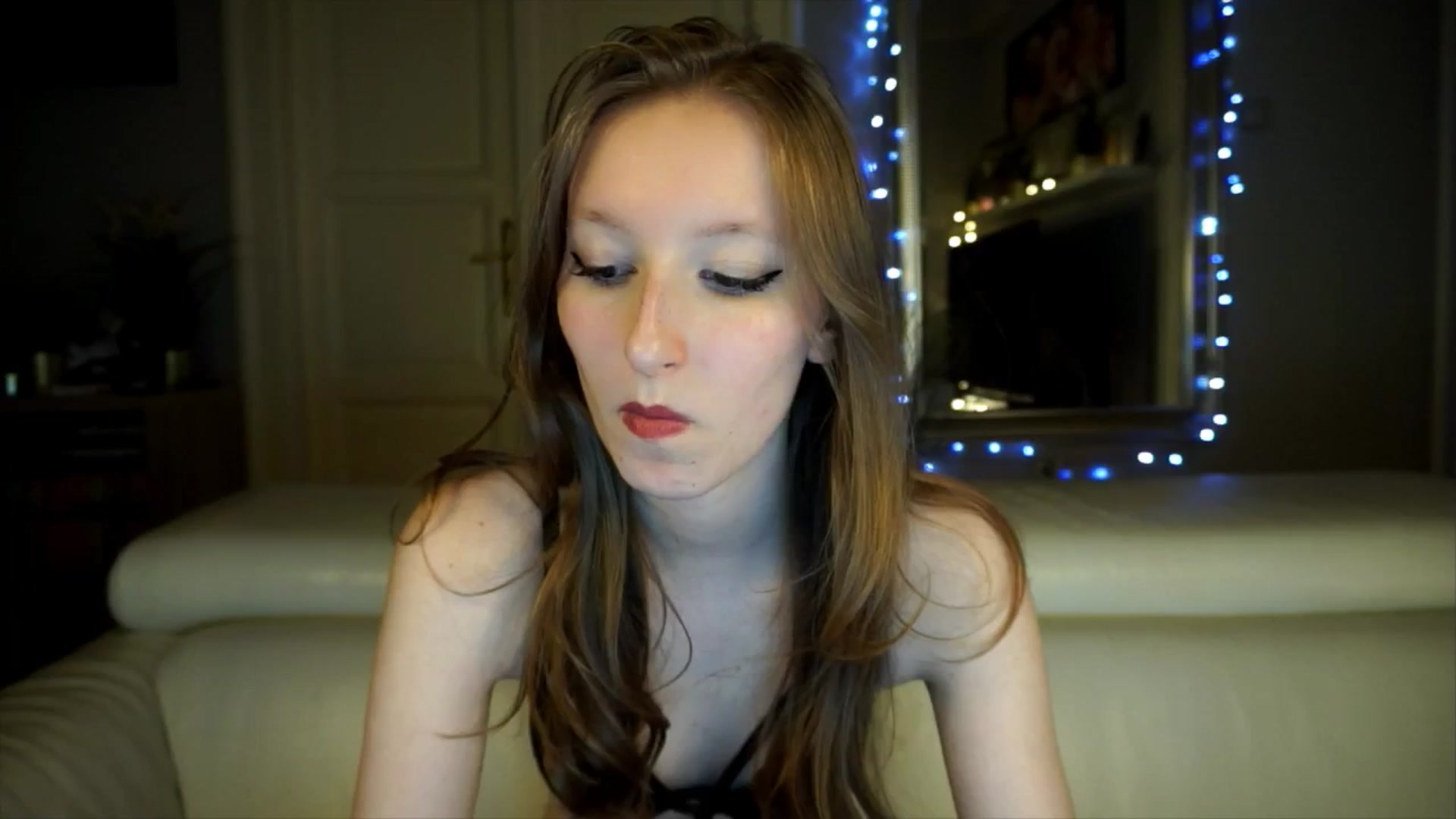 Gallery image thumbnail from Sw33t_g1rl's myfreecams stream on, 04/14/2026, 17:42 image 17 of 20