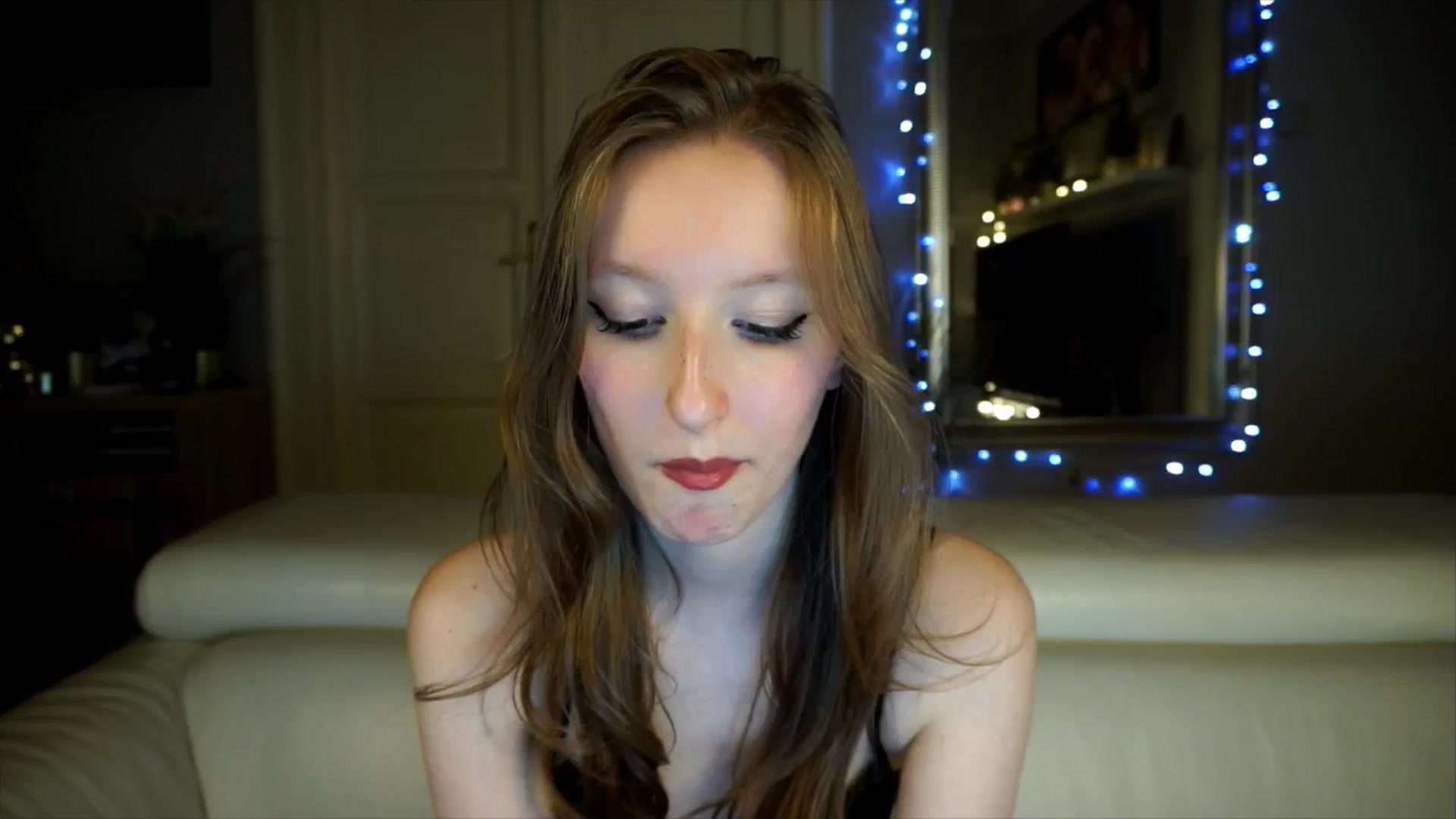 Gallery image thumbnail from Sw33t_g1rl's myfreecams stream on, 04/14/2026, 18:49 image 14 of 20