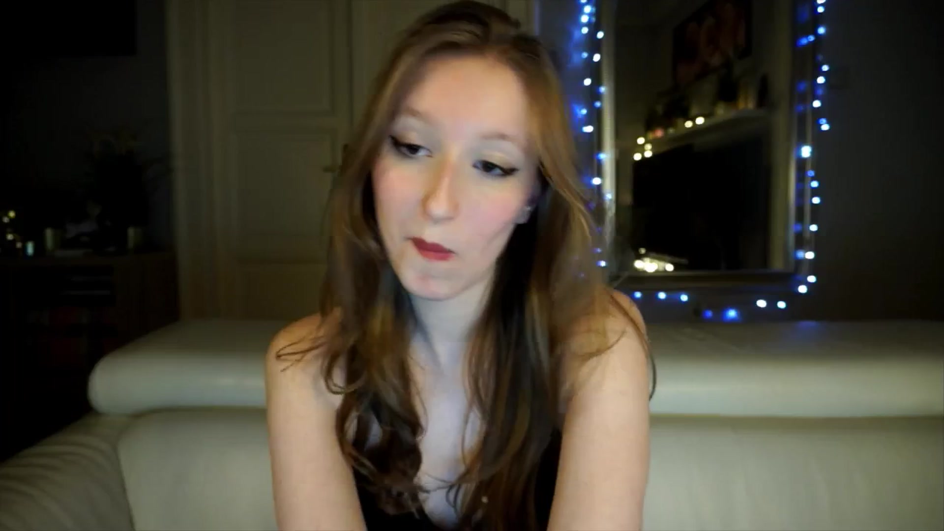 Gallery image thumbnail from Sw33t_g1rl's myfreecams stream on, 04/14/2026, 18:49 image 12 of 20