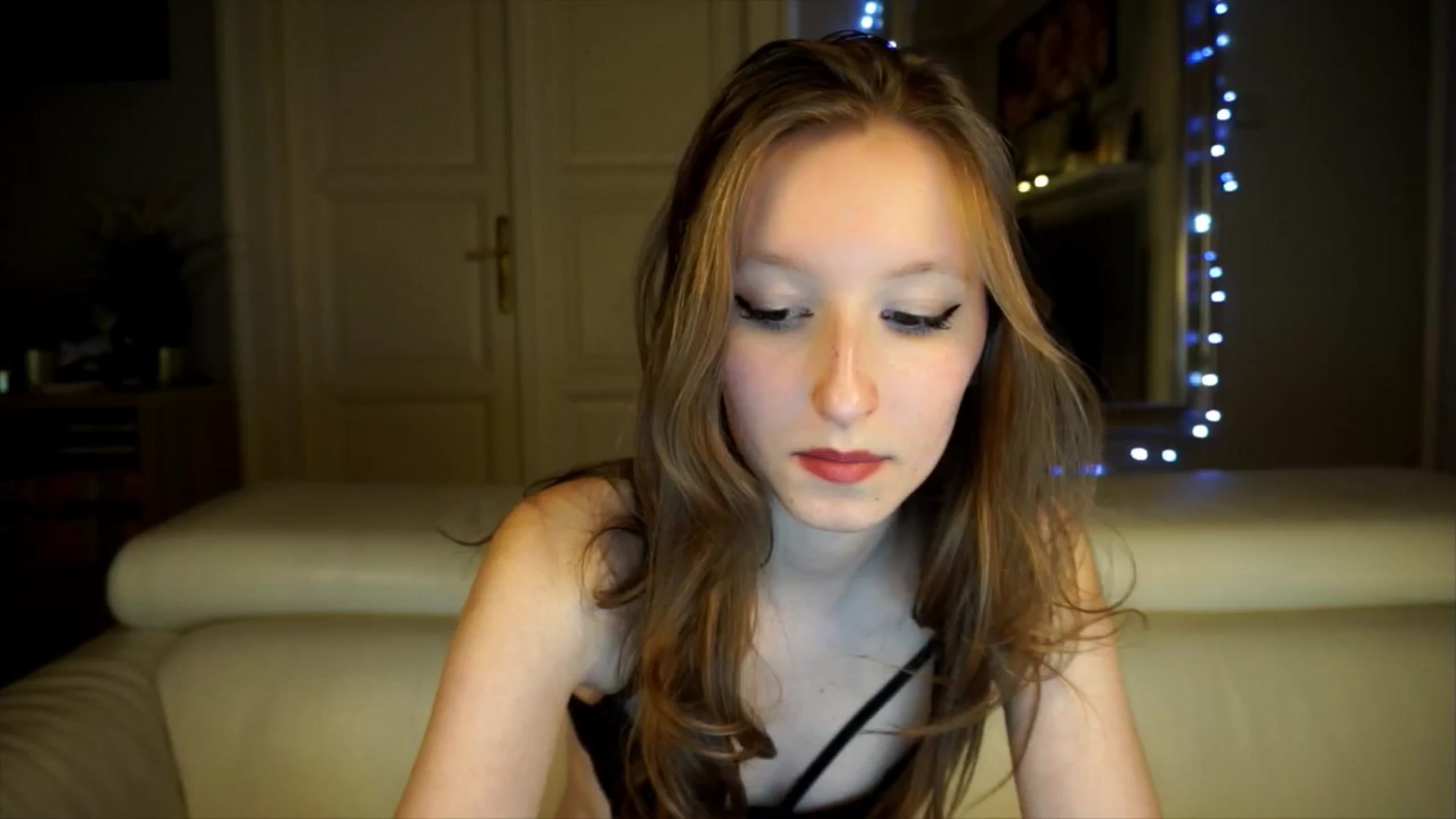 Gallery image thumbnail from Sw33t_g1rl's myfreecams stream on, 04/14/2026, 18:49 image 19 of 20
