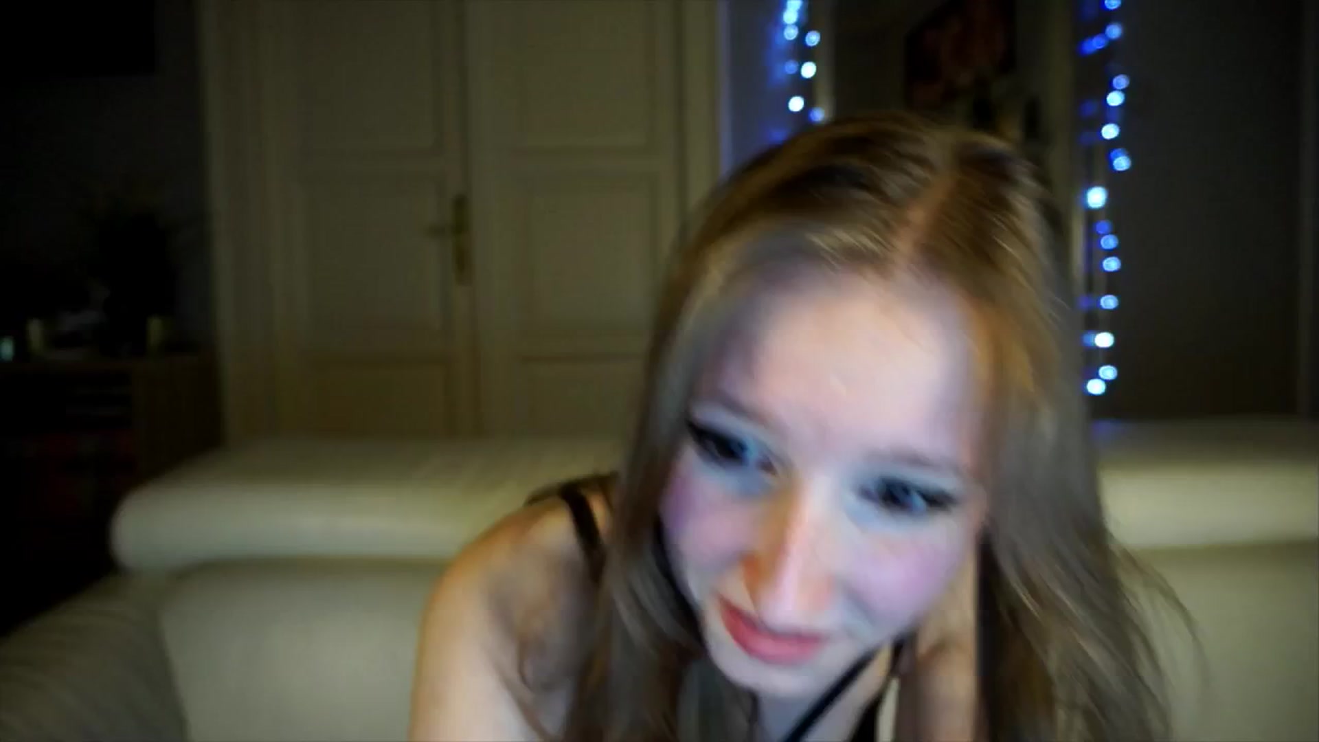 Gallery image thumbnail from Sw33t_g1rl's myfreecams stream on, 04/14/2026, 20:51 image 3 of 20