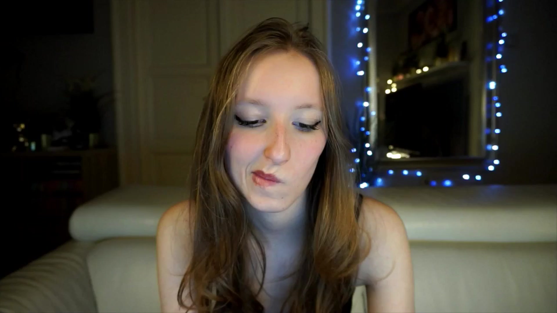 Gallery image thumbnail from Sw33t_g1rl's myfreecams stream on, 04/14/2026, 20:51 image 10 of 20