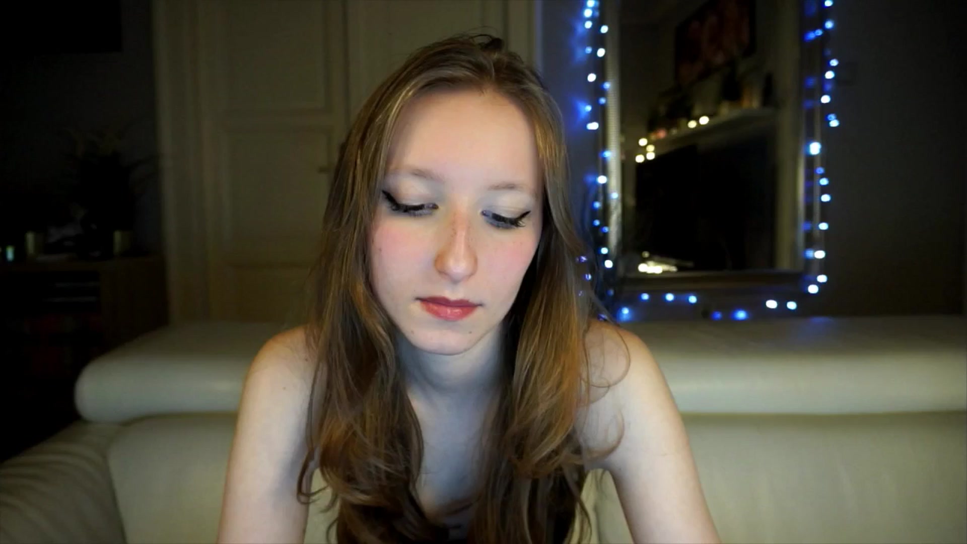Gallery image thumbnail from Sw33t_g1rl's myfreecams stream on, 04/14/2026, 20:51 image 15 of 20