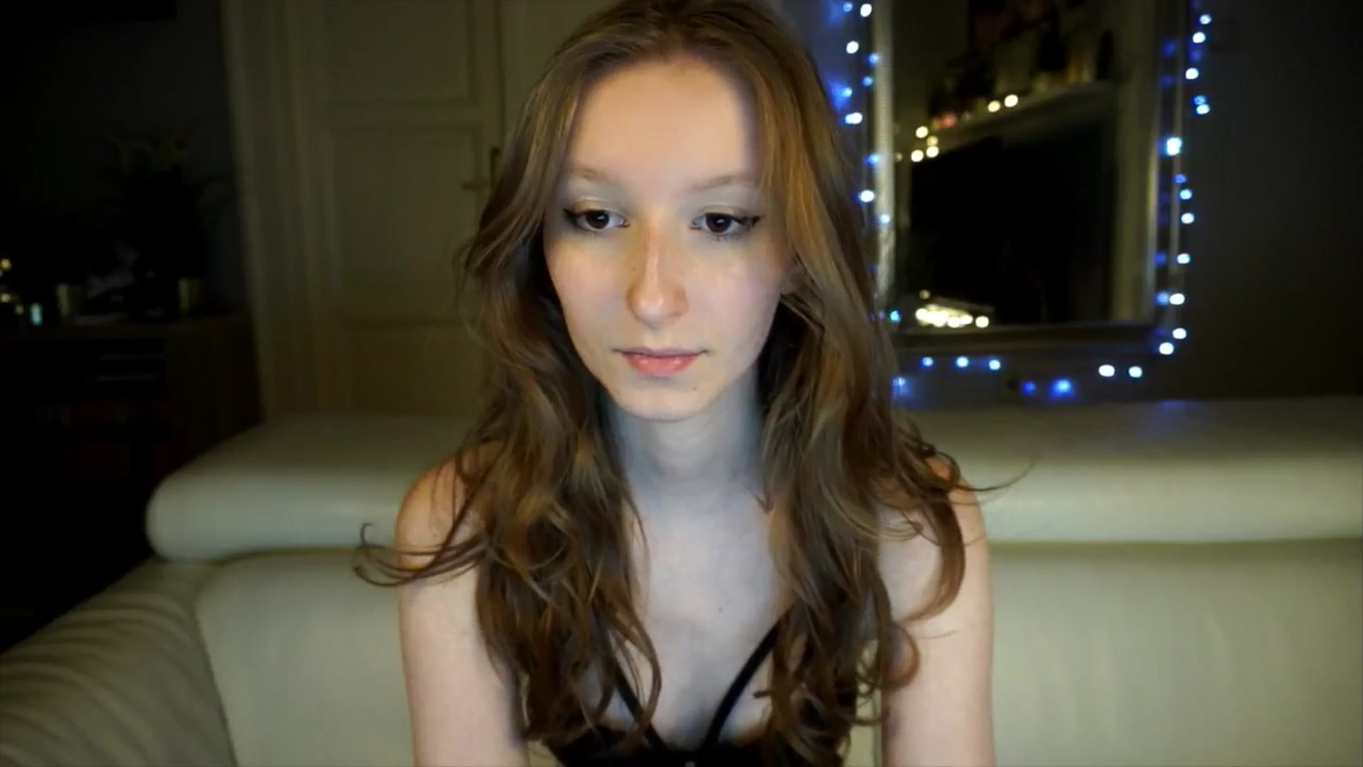Gallery image thumbnail from Sw33t_g1rl's myfreecams stream on, 04/16/2026, 18:11 image 8 of 20