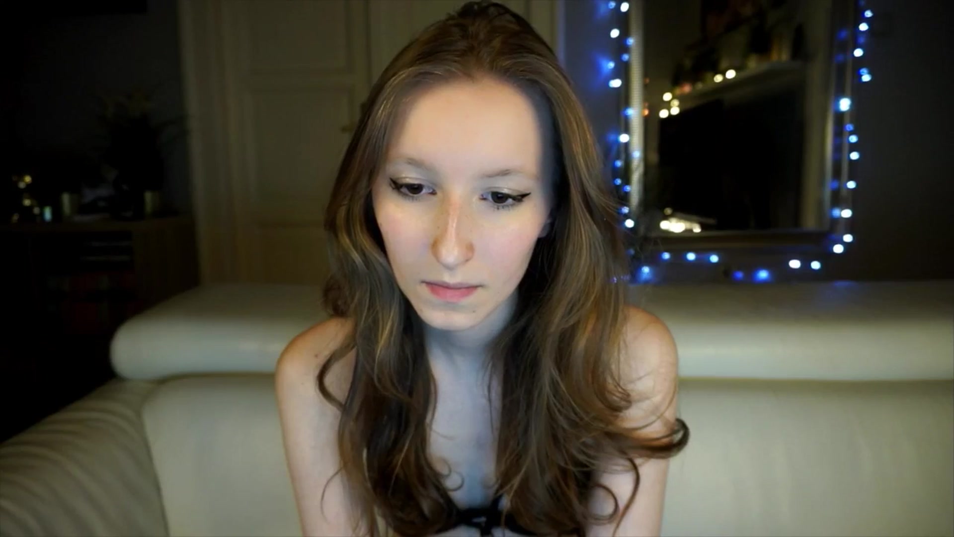 Gallery image thumbnail from Sw33t_g1rl's myfreecams stream on, 04/16/2026, 18:11 image 3 of 20