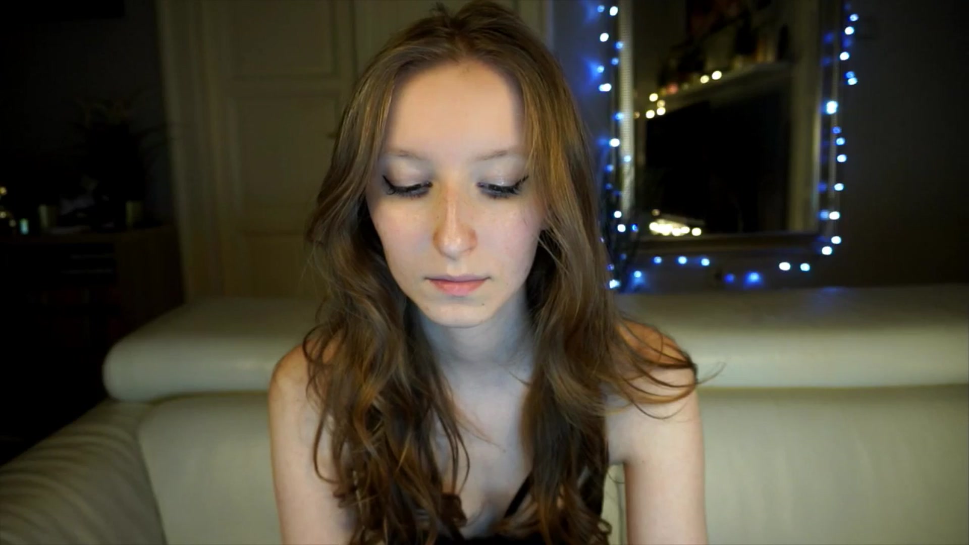 Gallery image thumbnail from Sw33t_g1rl's myfreecams stream on, 04/16/2026, 18:11 image 9 of 20