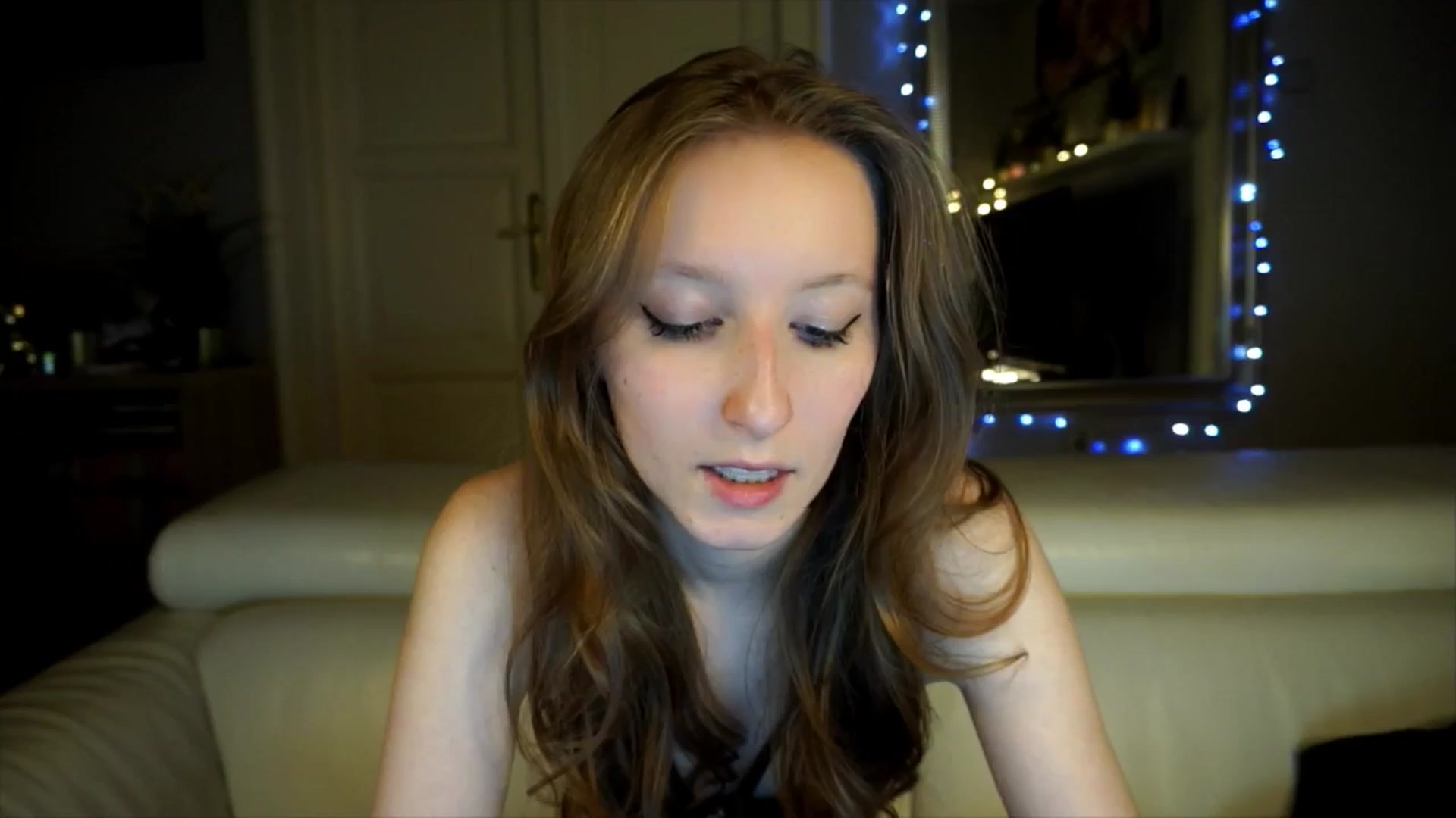 Gallery image thumbnail from Sw33t_g1rl's myfreecams stream on, 04/16/2026, 19:49 image 17 of 20