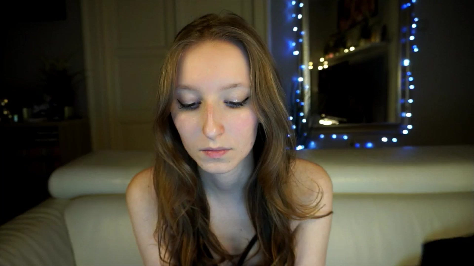 Gallery image thumbnail from Sw33t_g1rl's myfreecams stream on, 04/16/2026, 19:49 image 19 of 20