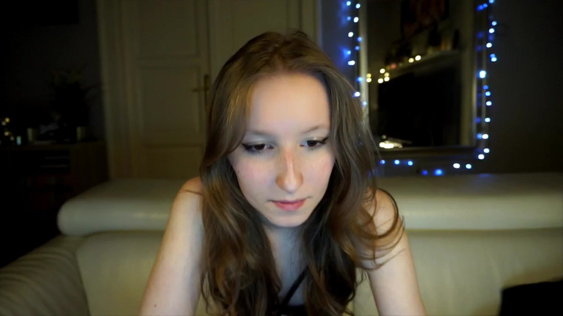 Gallery image thumbnail from Sw33t_g1rl's myfreecams stream on, 04/16/2026, 19:49 image 18 of 20