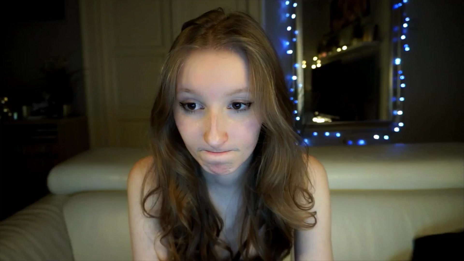 Gallery image thumbnail from Sw33t_g1rl's myfreecams stream on, 04/16/2026, 19:49 image 14 of 20