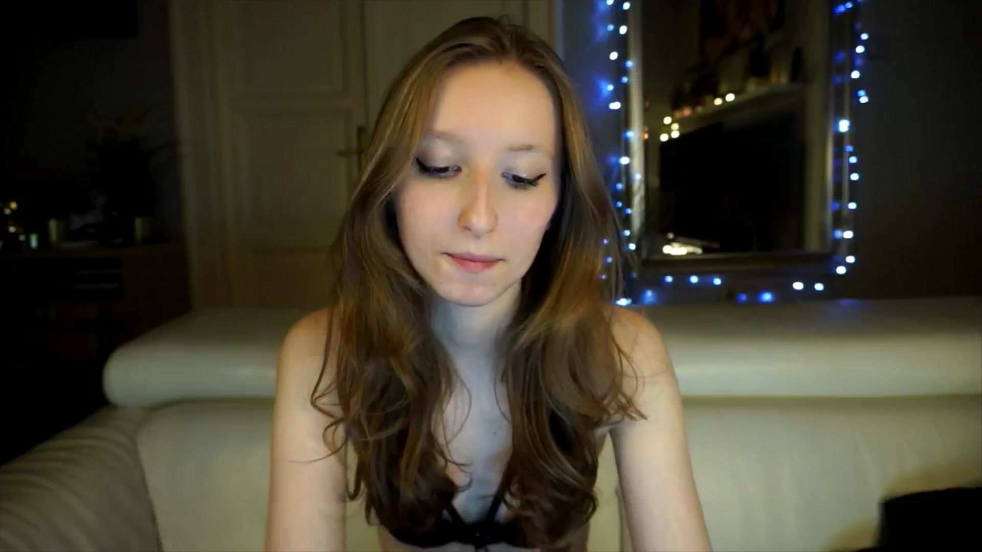 Gallery image thumbnail from Sw33t_g1rl's myfreecams stream on, 04/16/2026, 19:49 image 12 of 20