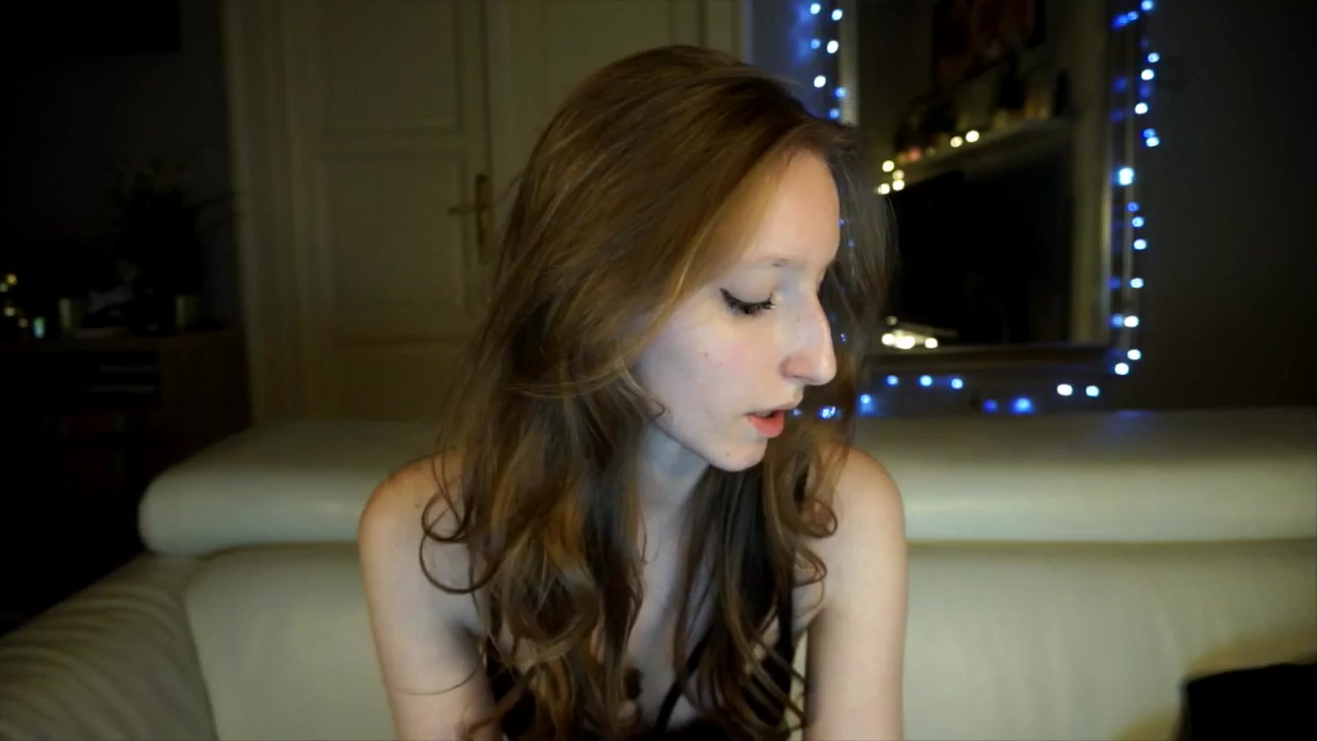 Gallery image thumbnail from Sw33t_g1rl's myfreecams stream on, 04/16/2026, 19:49 image 6 of 20