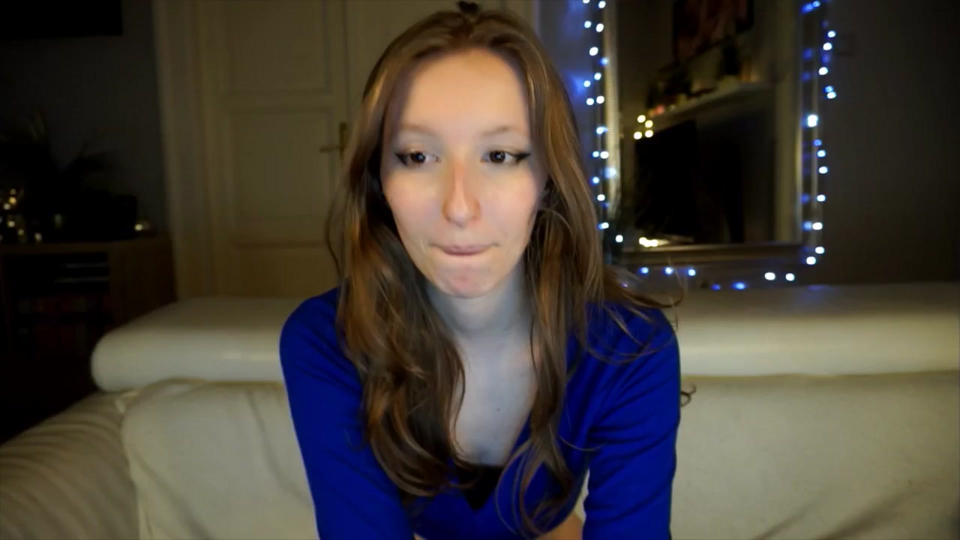 Gallery image thumbnail from Sw33t_g1rl's myfreecams stream on, 04/17/2026, 17:06 image 6 of 20