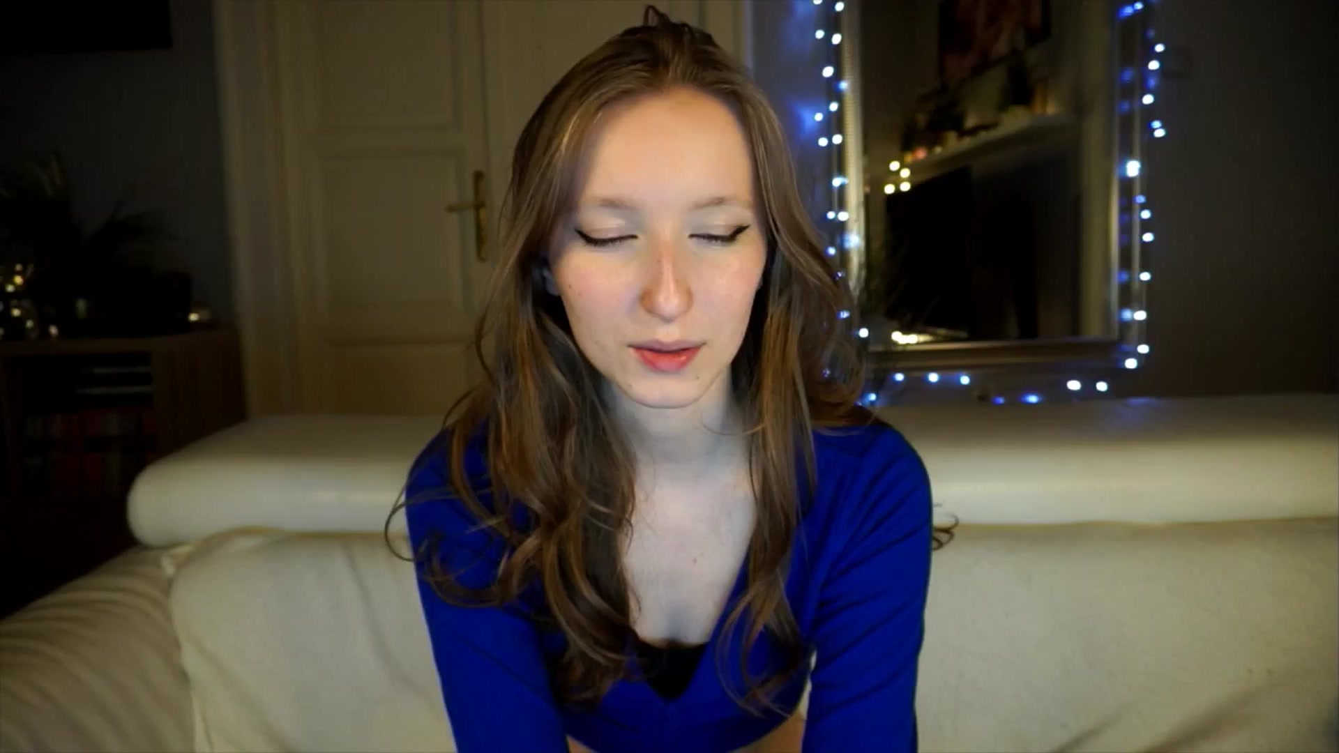 Gallery image thumbnail from Sw33t_g1rl's myfreecams stream on, 04/17/2026, 17:06 image 7 of 20