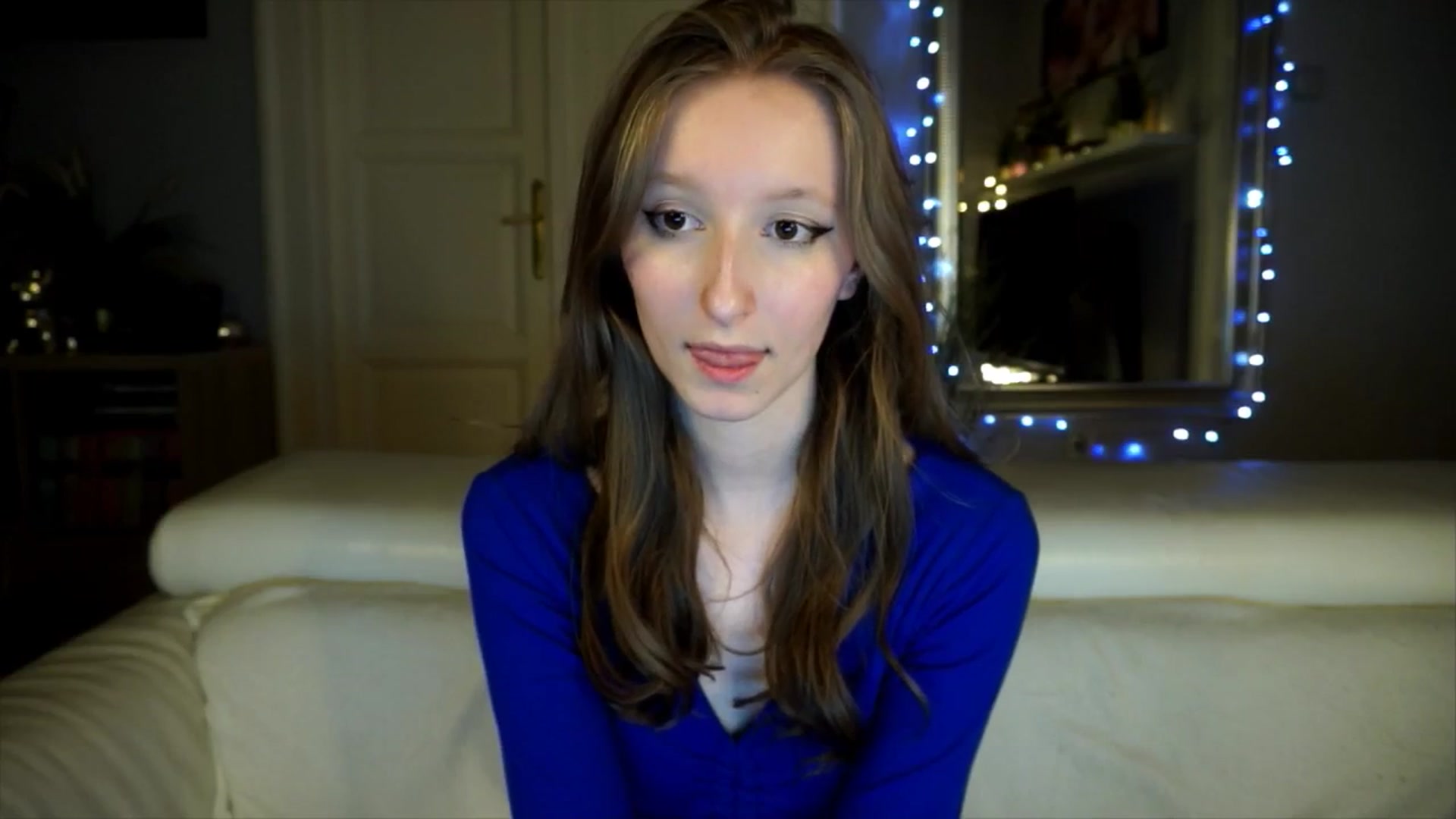 Gallery image thumbnail from Sw33t_g1rl's myfreecams stream on, 04/17/2026, 18:53 image 7 of 20