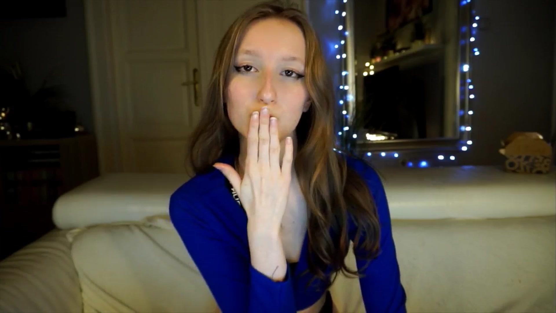Gallery image thumbnail from Sw33t_g1rl's myfreecams stream on, 04/17/2026, 20:19 image 5 of 20