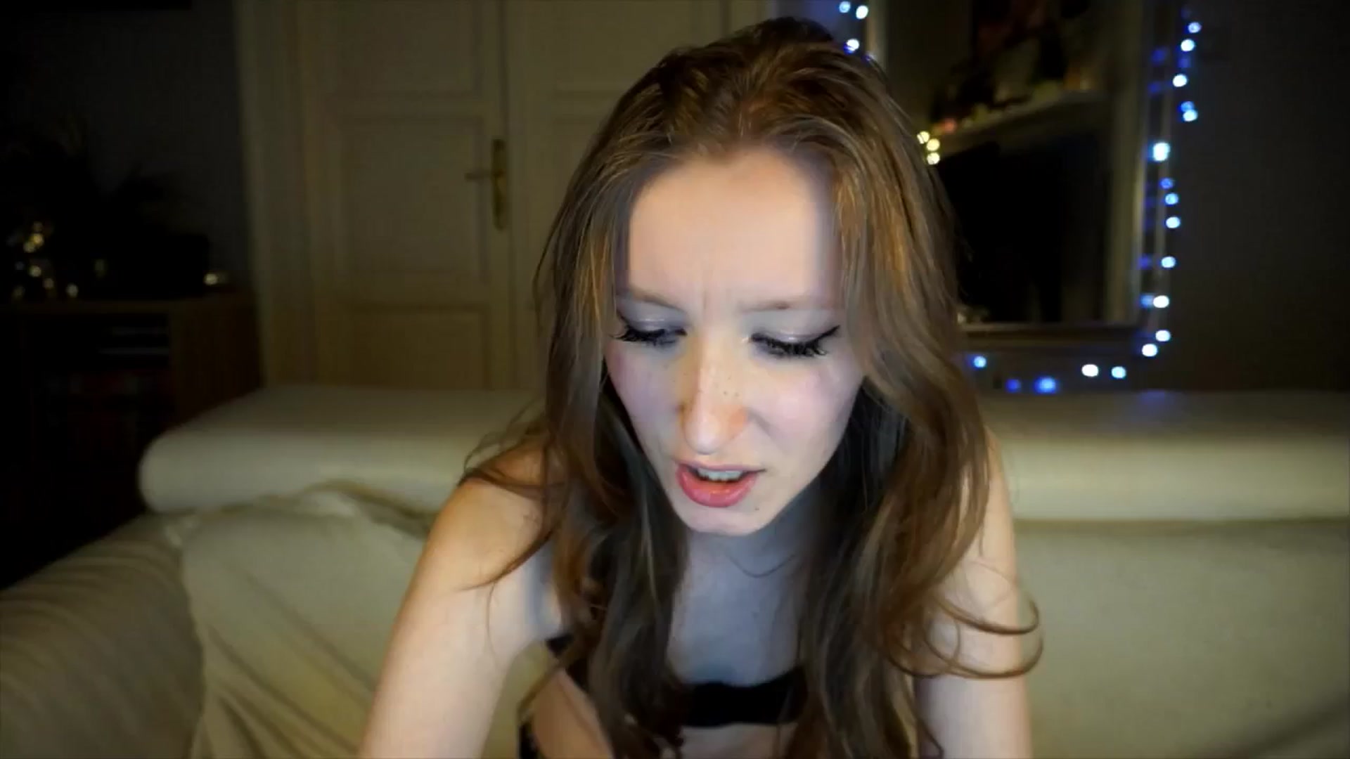Gallery image thumbnail from Sw33t_g1rl's myfreecams stream on, 04/18/2026, 17:27 image 7 of 20