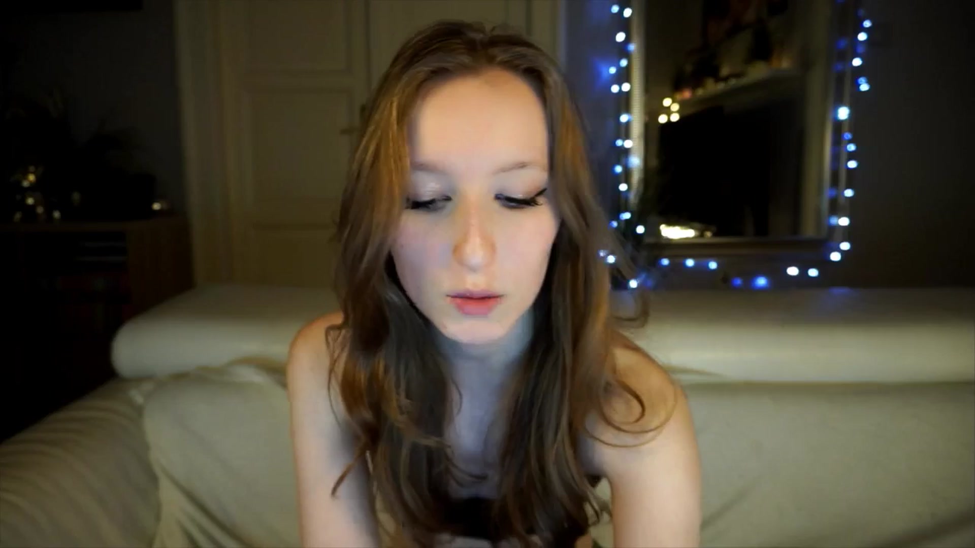 Gallery image thumbnail from Sw33t_g1rl's myfreecams stream on, 04/18/2026, 17:27 image 11 of 20