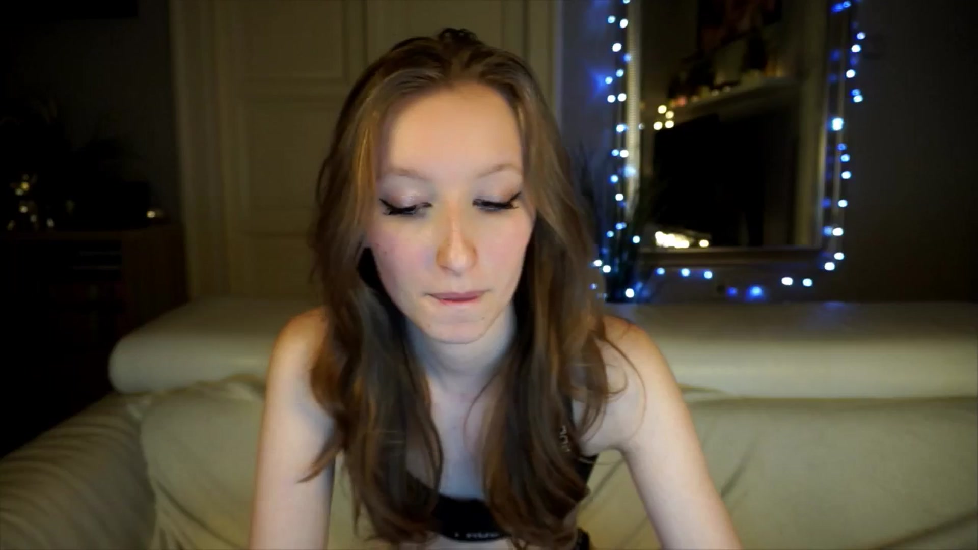 Gallery image thumbnail from Sw33t_g1rl's myfreecams stream on, 04/18/2026, 18:58 image 5 of 20