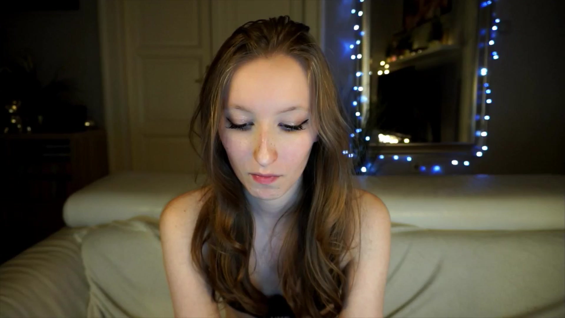 Gallery image thumbnail from Sw33t_g1rl's myfreecams stream on, 04/18/2026, 18:58 image 1 of 20