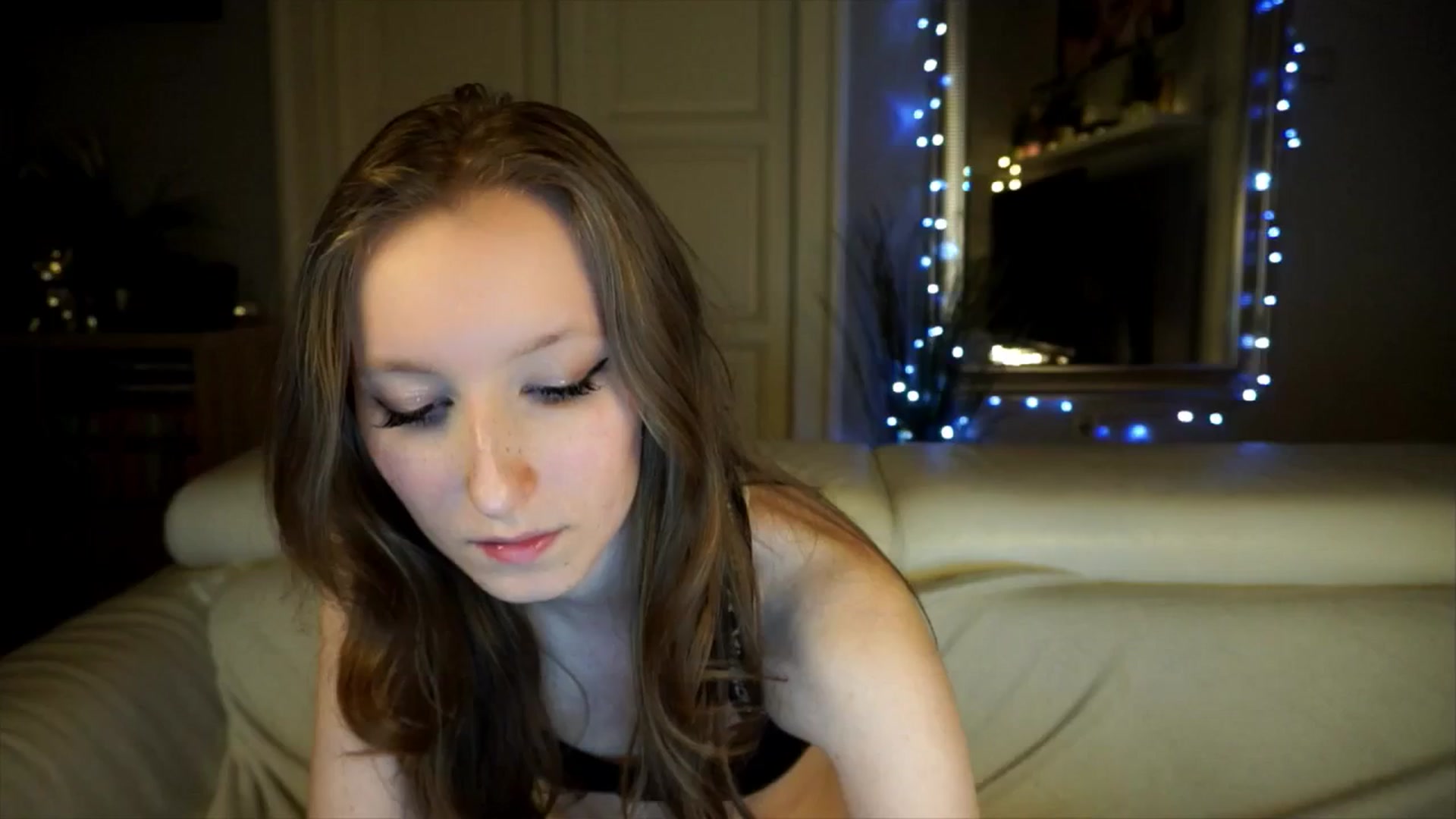 Gallery image thumbnail from Sw33t_g1rl's myfreecams stream on, 04/18/2026, 18:58 image 10 of 20