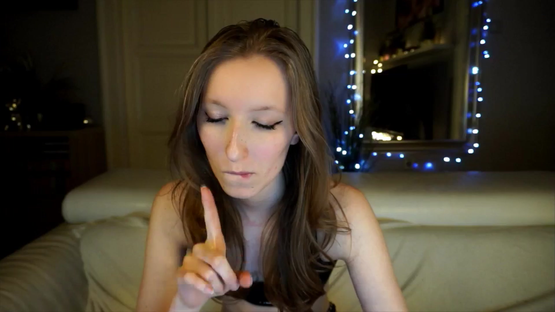 Gallery image thumbnail from Sw33t_g1rl's myfreecams stream on, 04/18/2026, 18:58 image 4 of 20