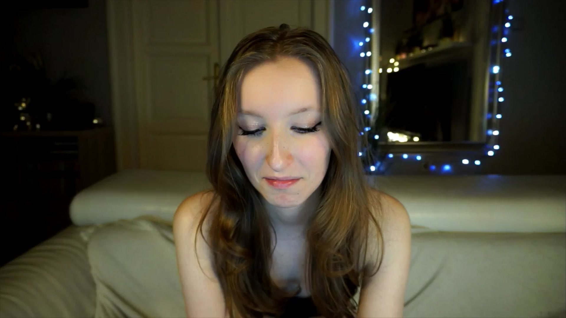 Gallery image thumbnail from Sw33t_g1rl's myfreecams stream on, 04/18/2026, 18:58 image 19 of 20