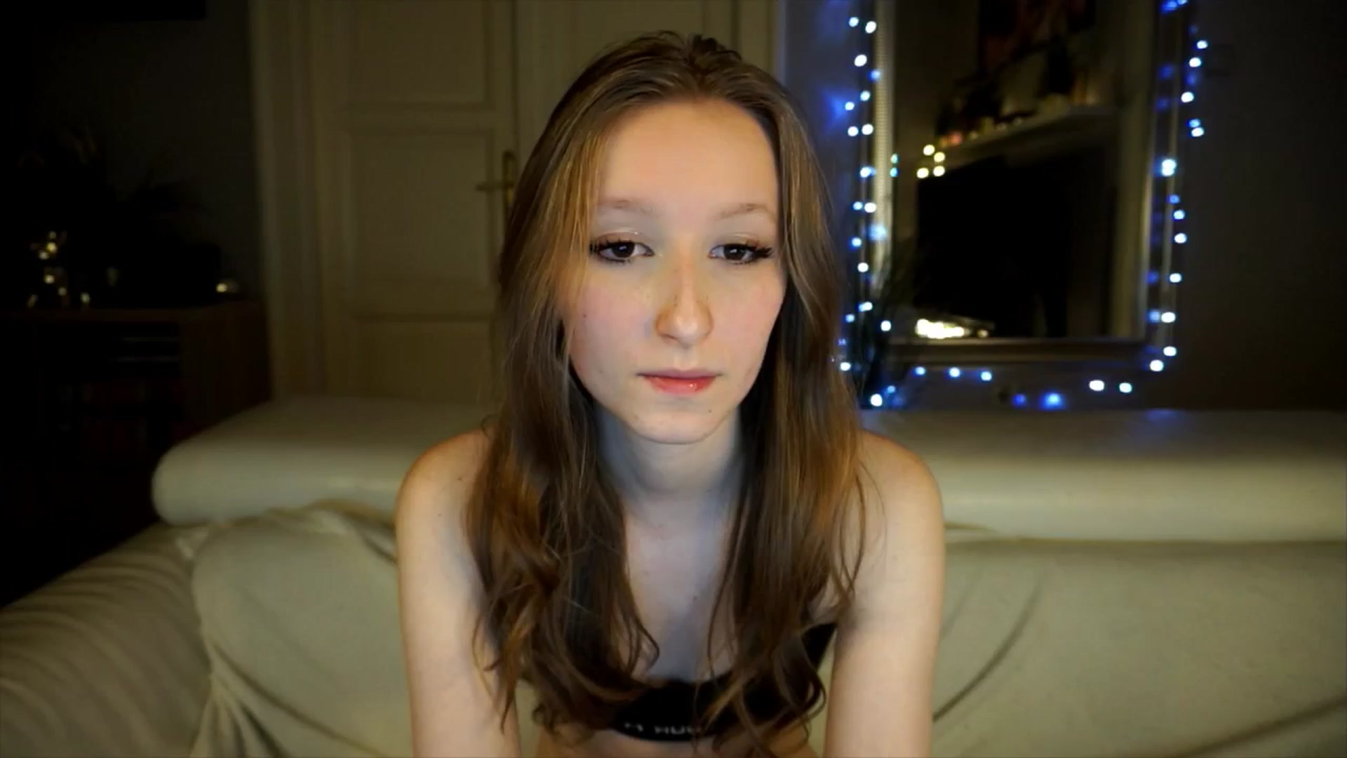 Gallery image thumbnail from Sw33t_g1rl's myfreecams stream on, 04/18/2026, 18:58 image 9 of 20