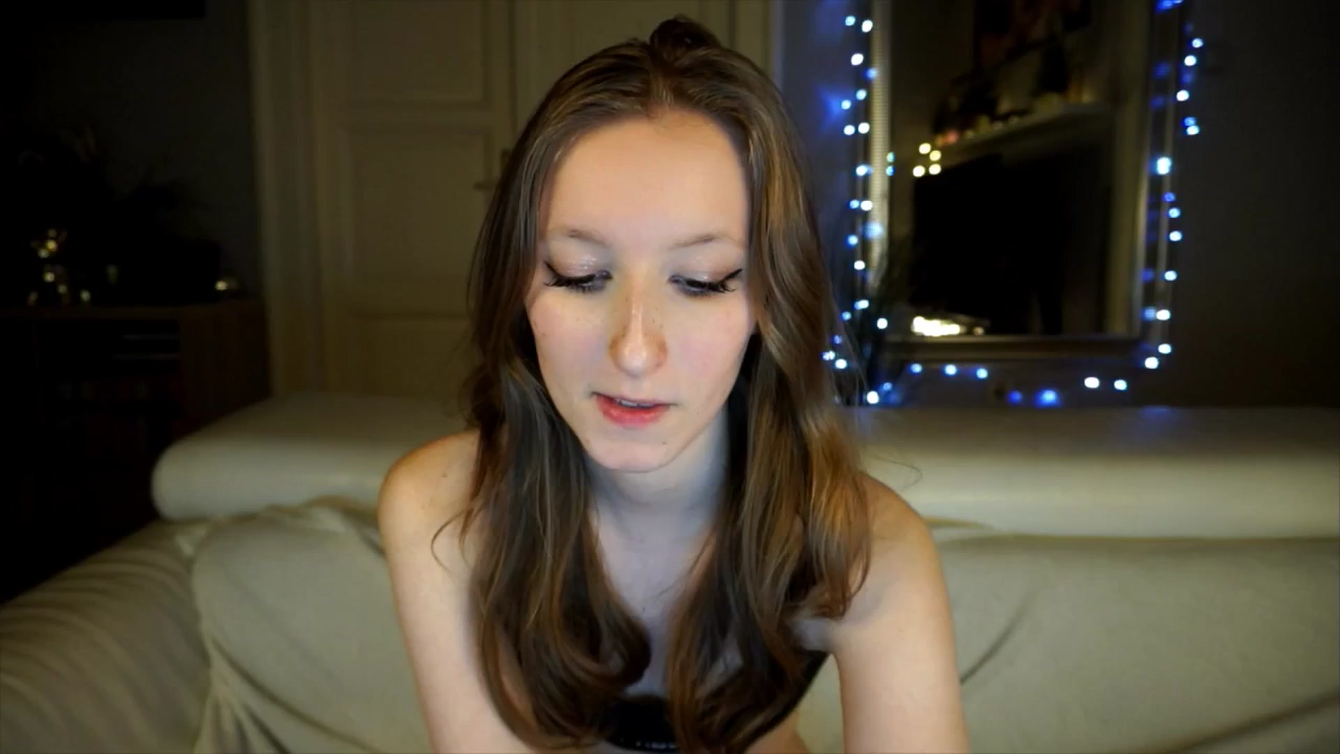 Gallery image thumbnail from Sw33t_g1rl's myfreecams stream on, 04/18/2026, 18:58 image 13 of 20