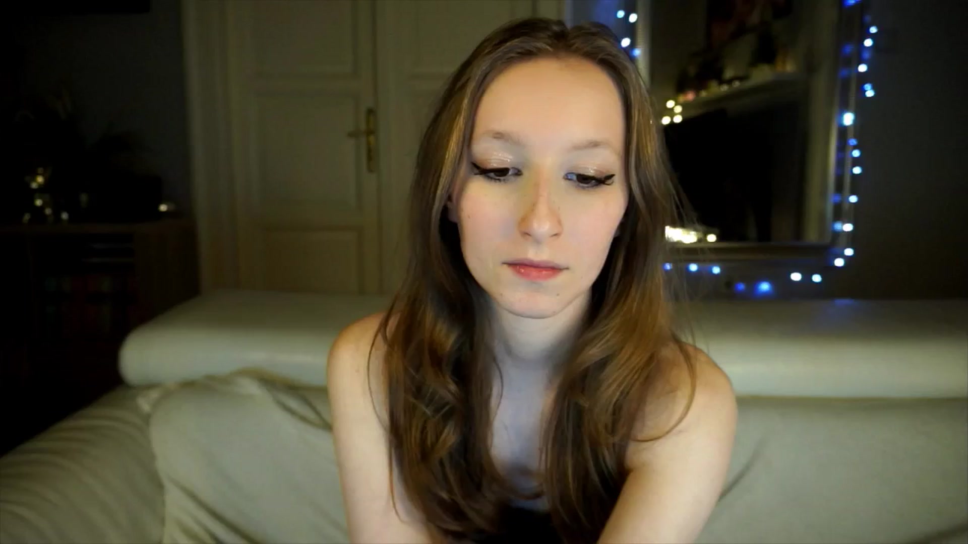 Gallery image thumbnail from Sw33t_g1rl's myfreecams stream on, 04/18/2026, 18:58 image 18 of 20