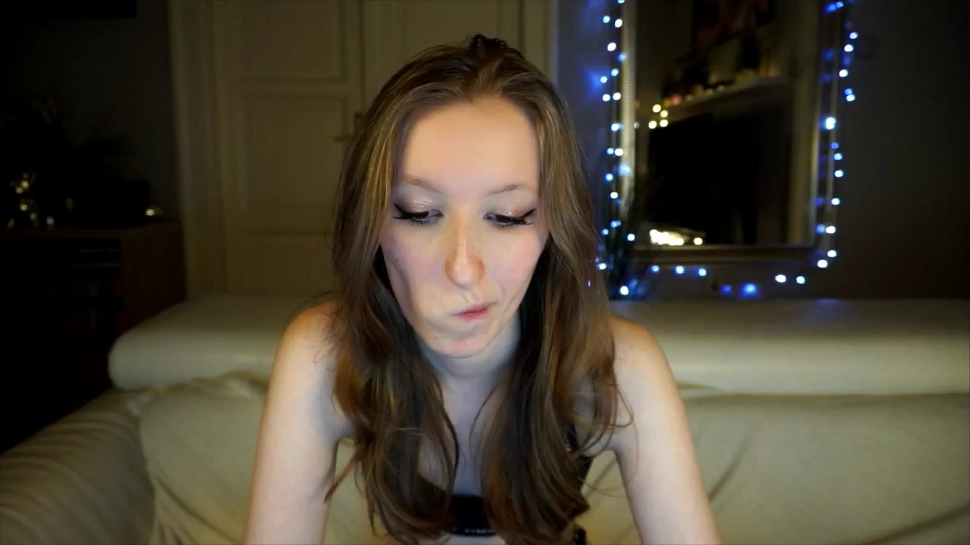 Gallery image thumbnail from Sw33t_g1rl's myfreecams stream on, 04/18/2026, 18:58 image 6 of 20