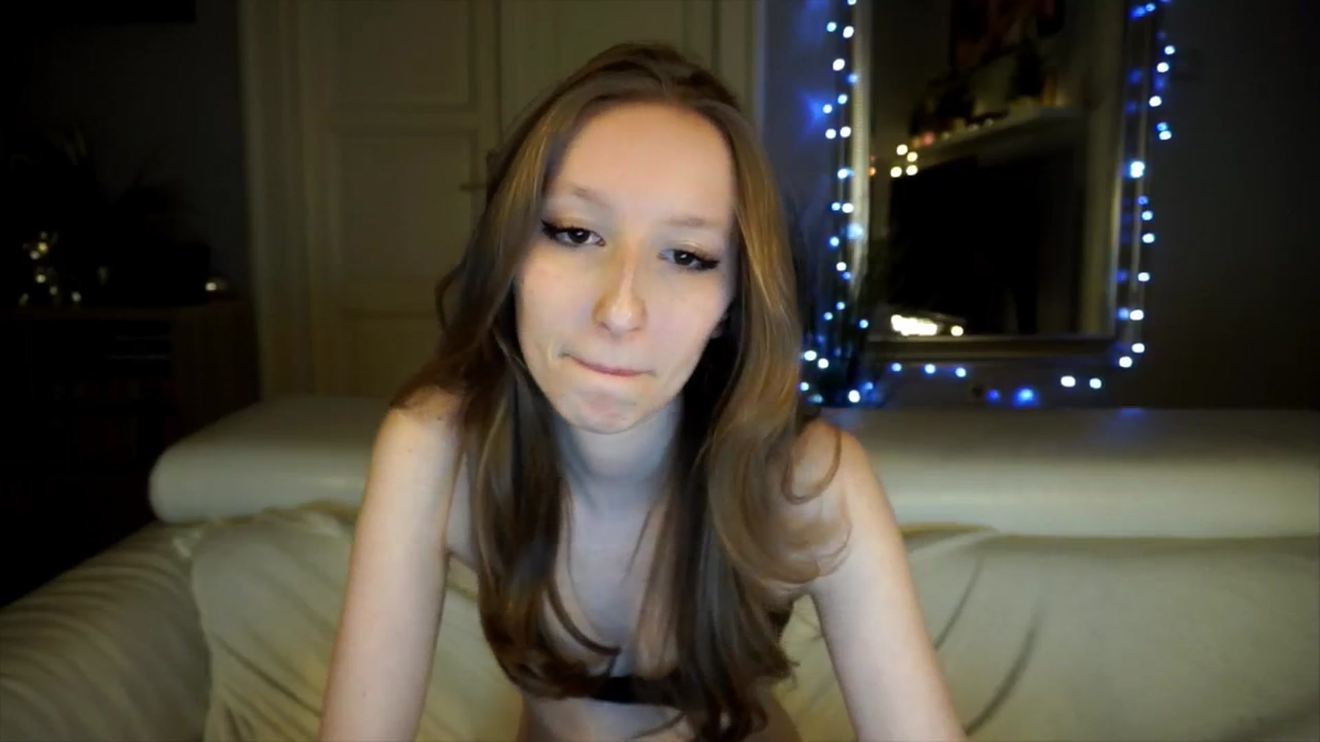 Gallery image thumbnail from Sw33t_g1rl's myfreecams stream on, 04/19/2026, 18:00 image 12 of 20